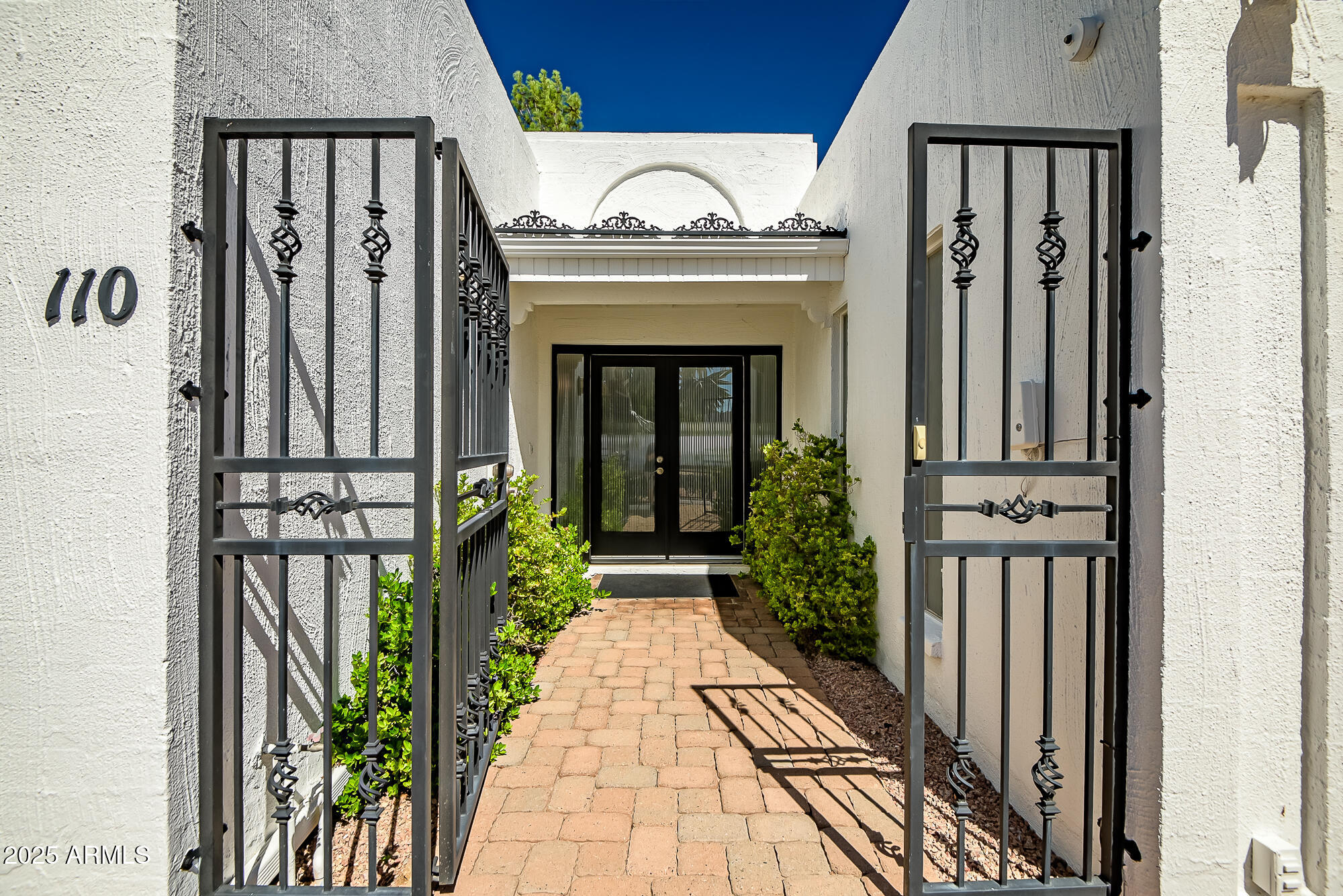 110 E PIPING ROCK Road