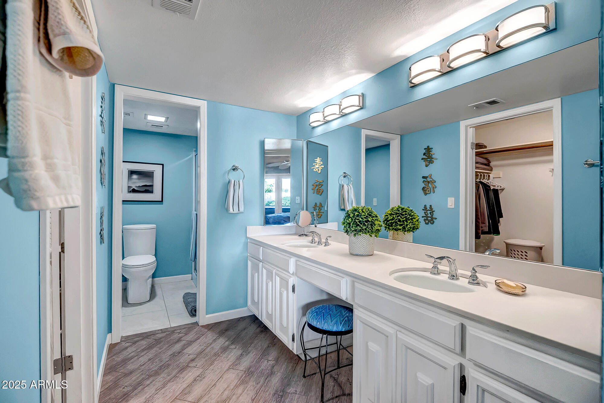 110 E PIPING ROCK Road