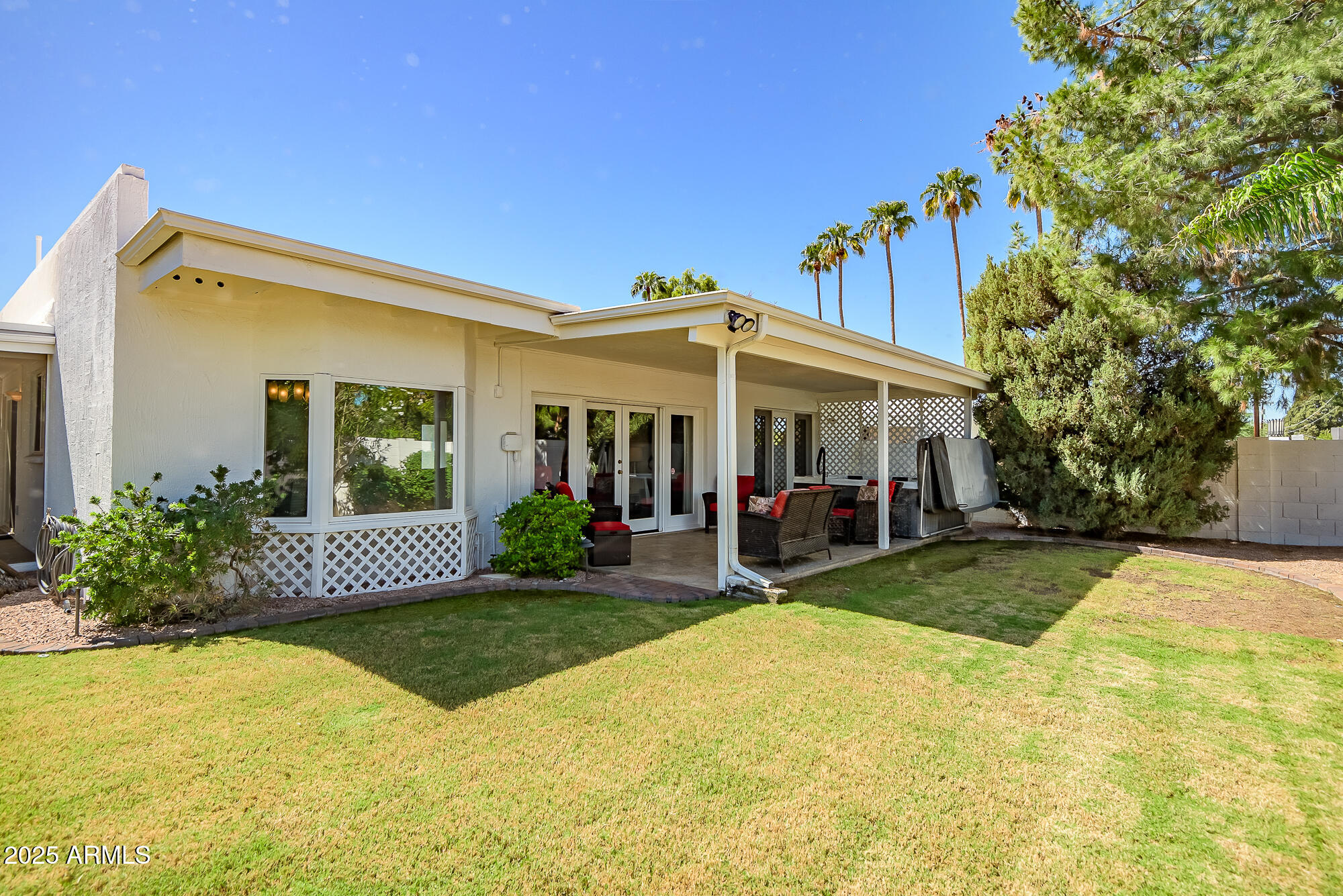 110 E PIPING ROCK Road