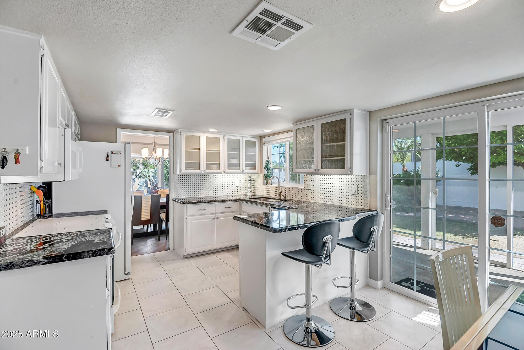 110 E PIPING ROCK Road