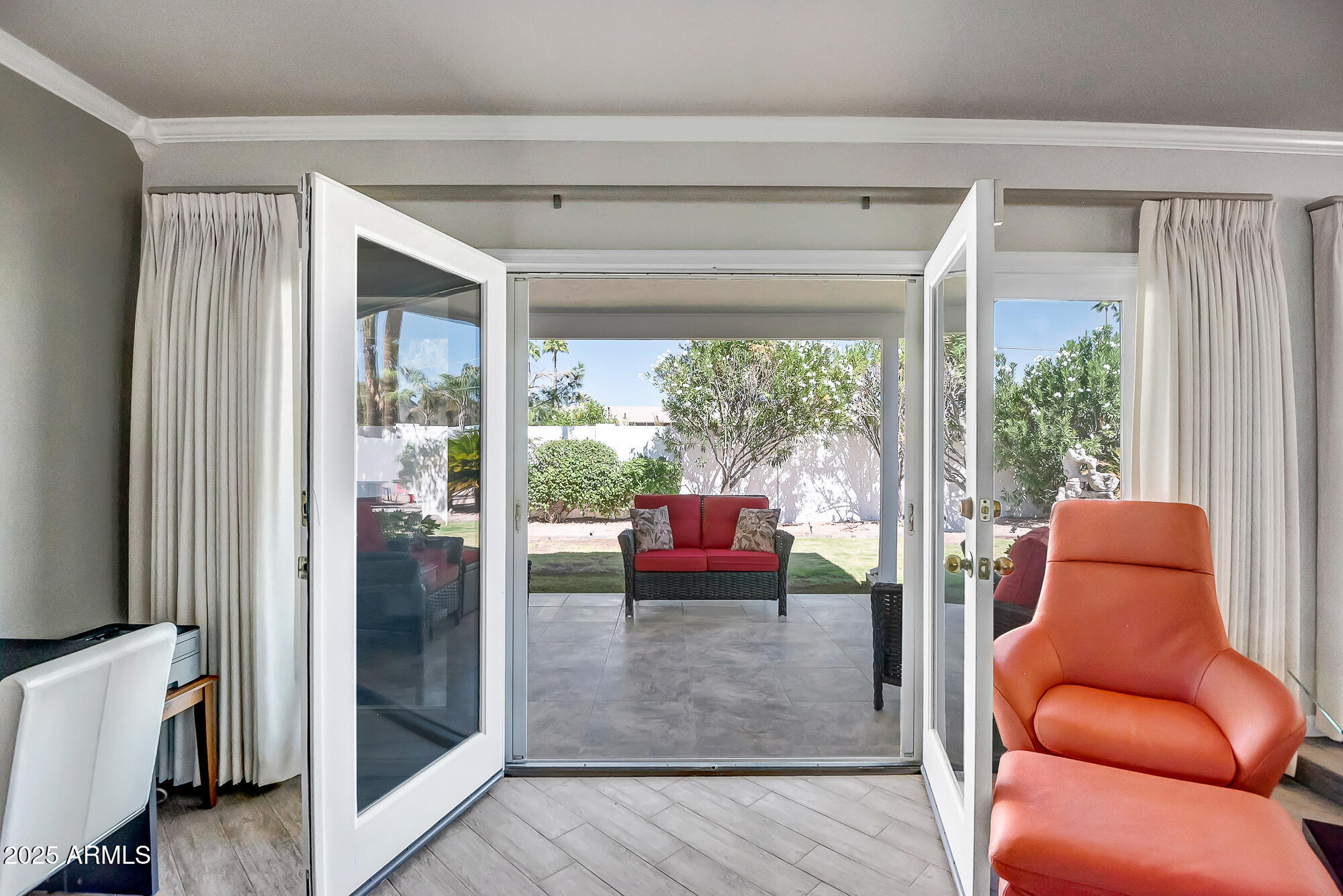 110 E PIPING ROCK Road