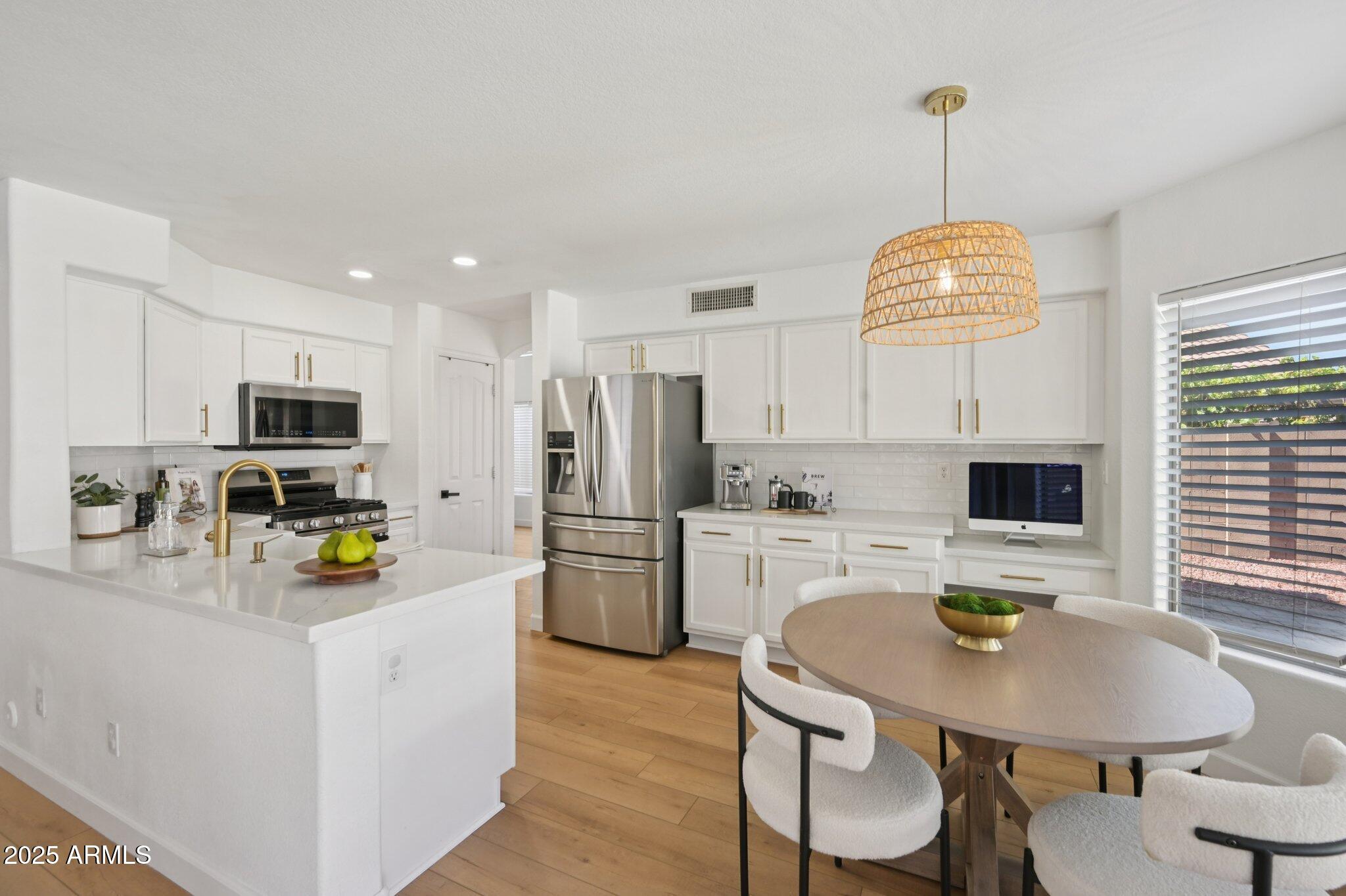 6616 W PRICKLY PEAR Trail