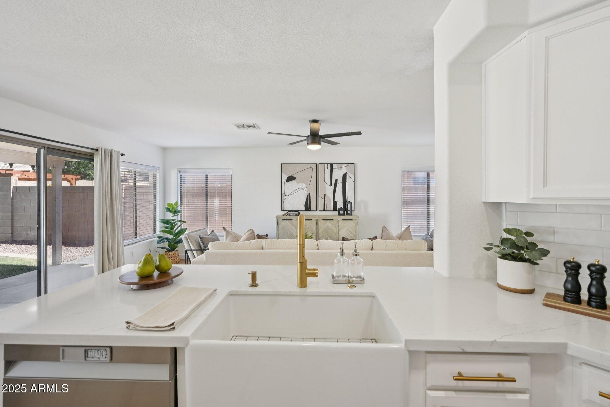 6616 W PRICKLY PEAR Trail