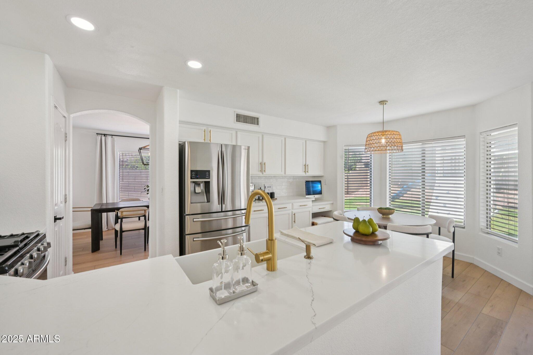 6616 W PRICKLY PEAR Trail