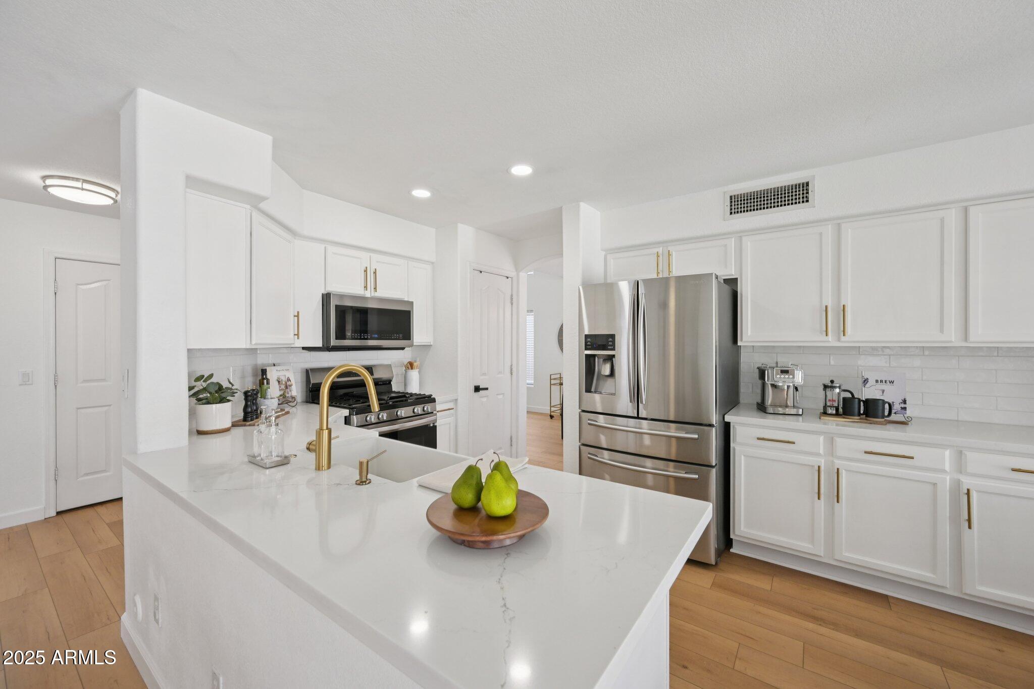 6616 W PRICKLY PEAR Trail