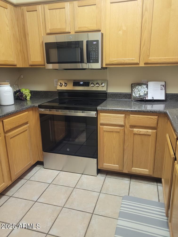 20100 N 78TH Place, 2203