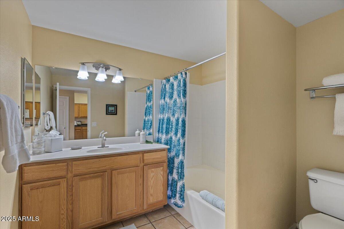 20100 N 78TH Place, 2203