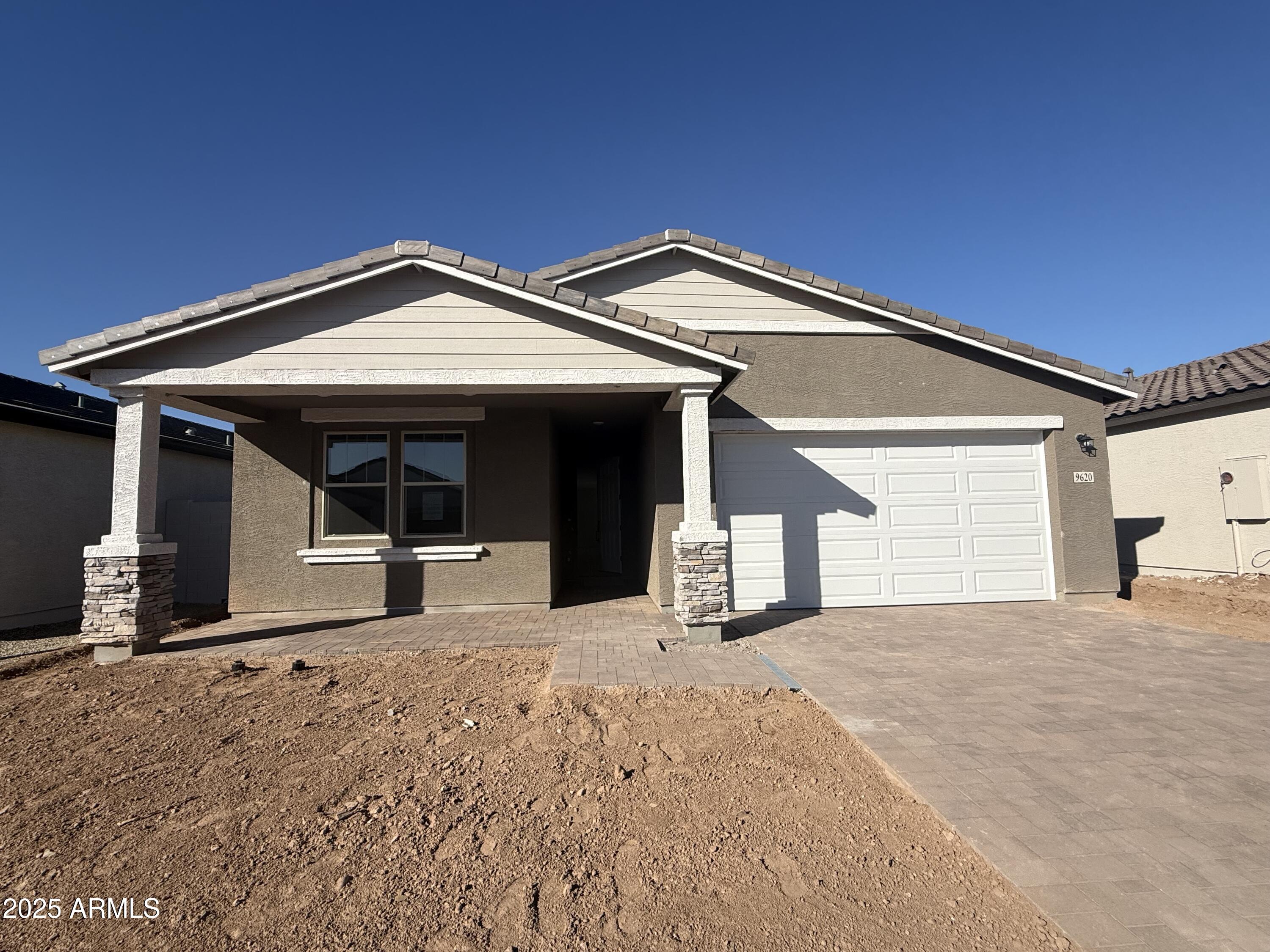 9620 W TAMARISK Avenue