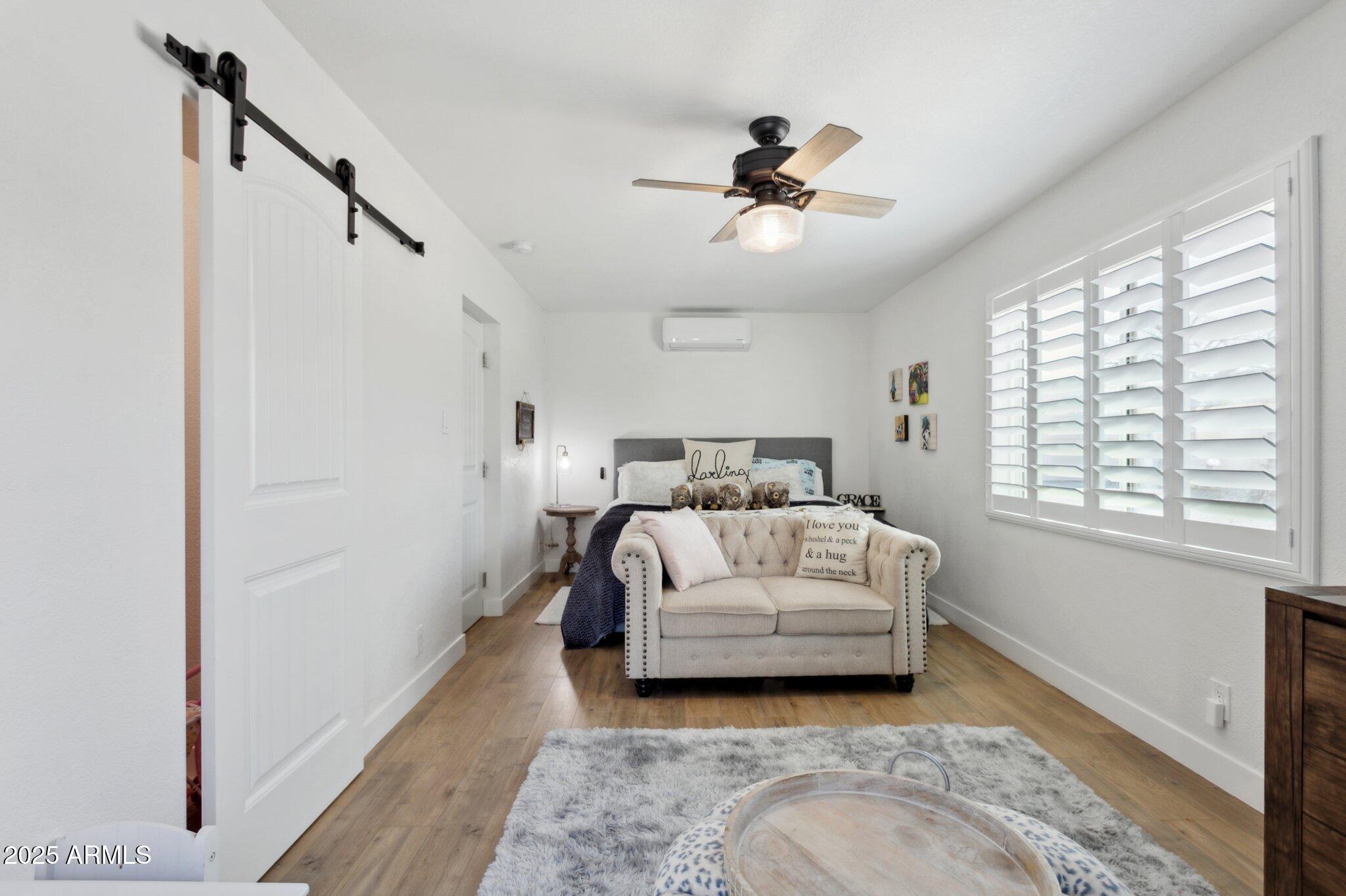 216 W Winged Foot Road