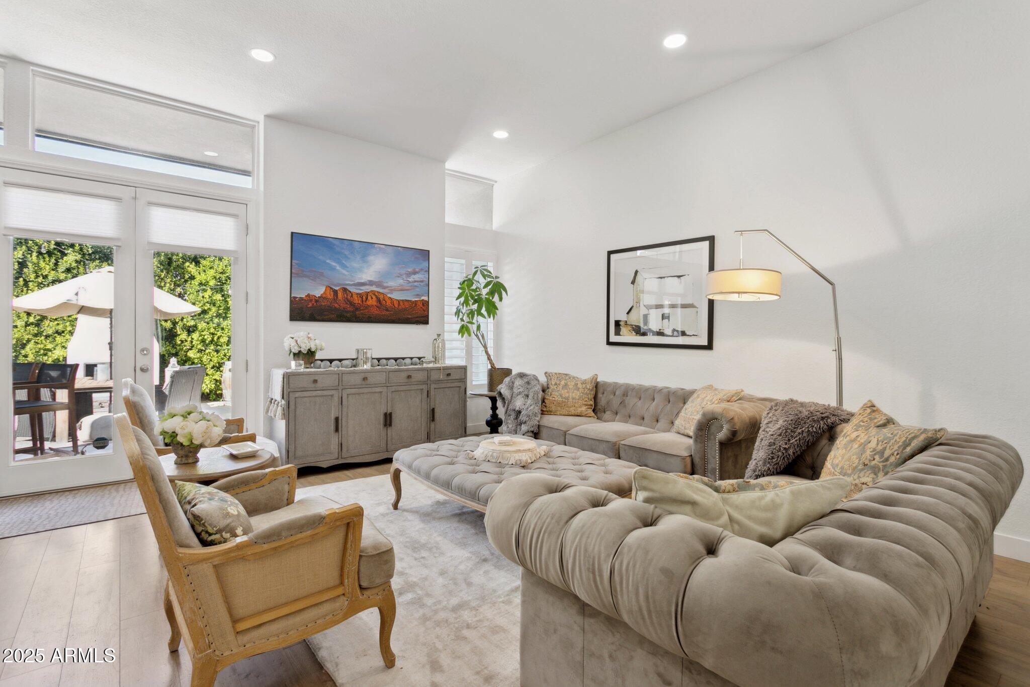 216 W Winged Foot Road