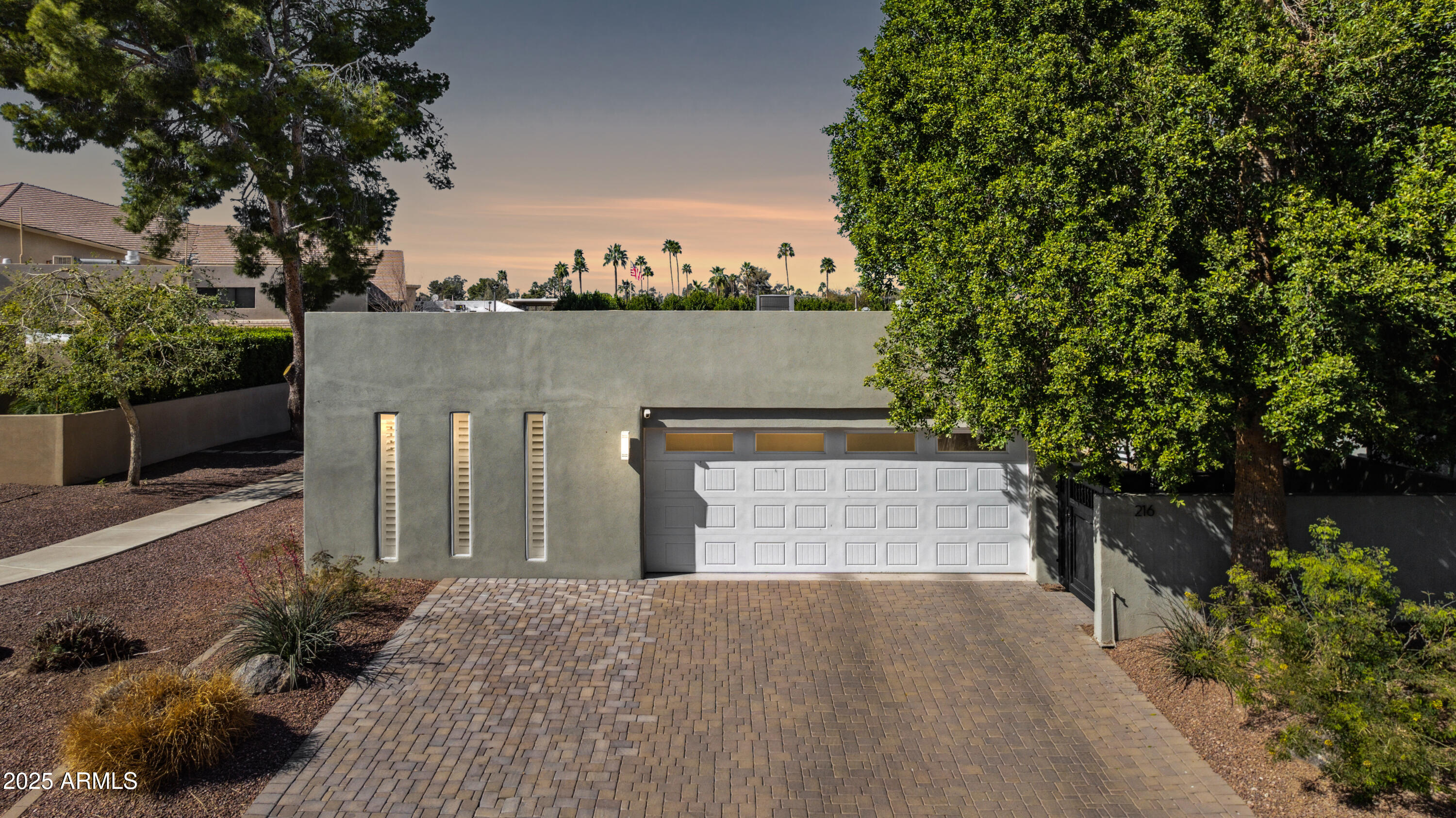 216 W Winged Foot Road