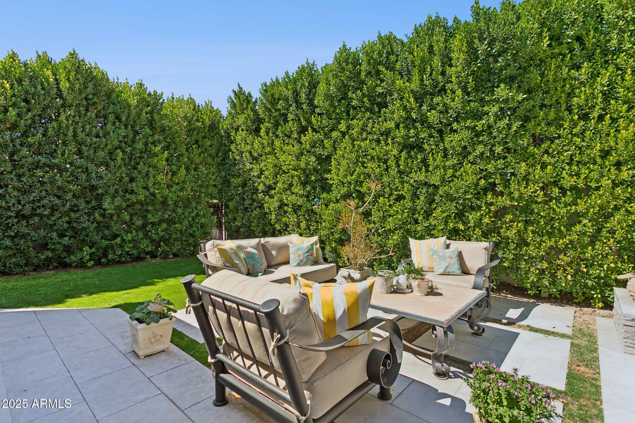 216 W Winged Foot Road