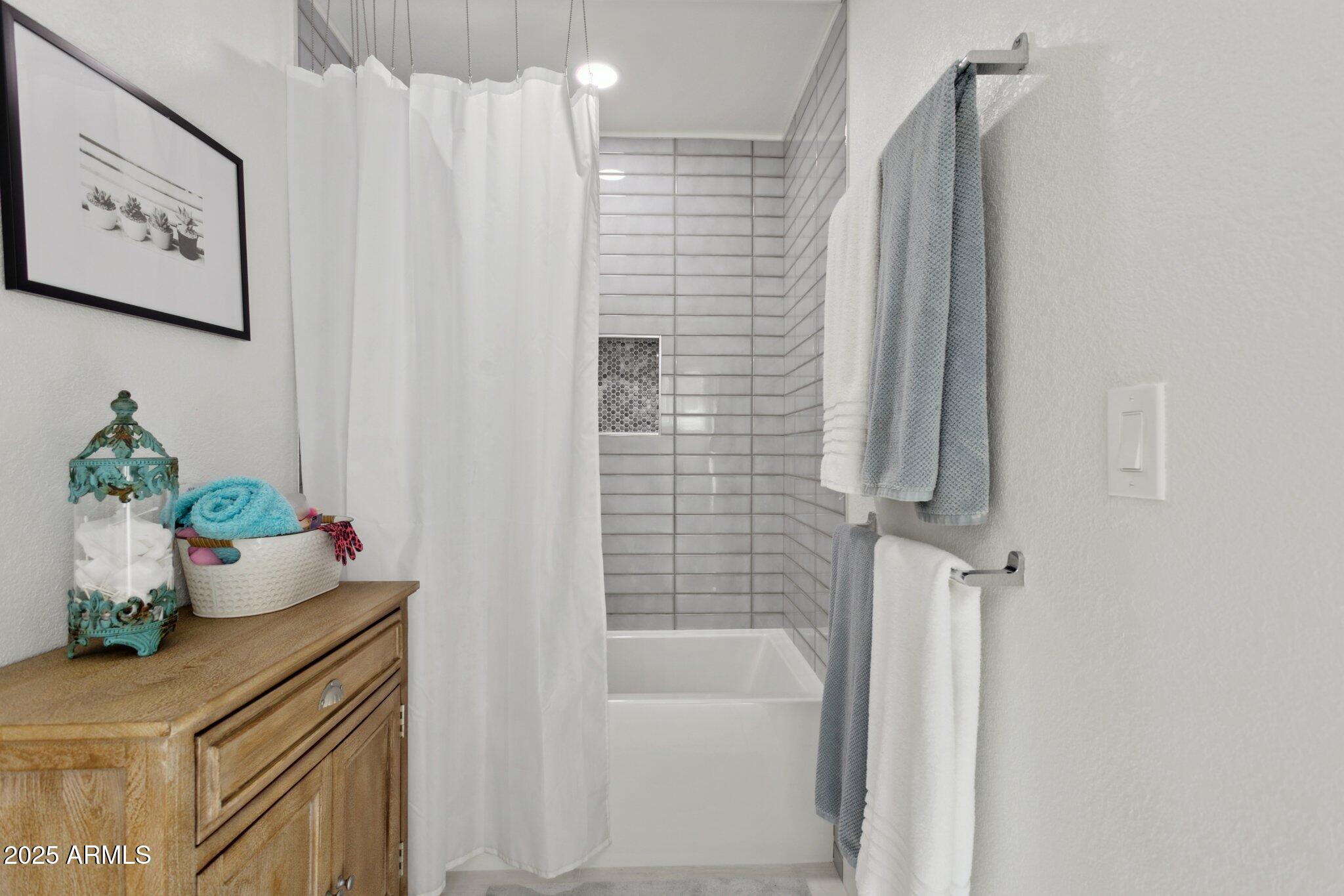 216 W Winged Foot Road