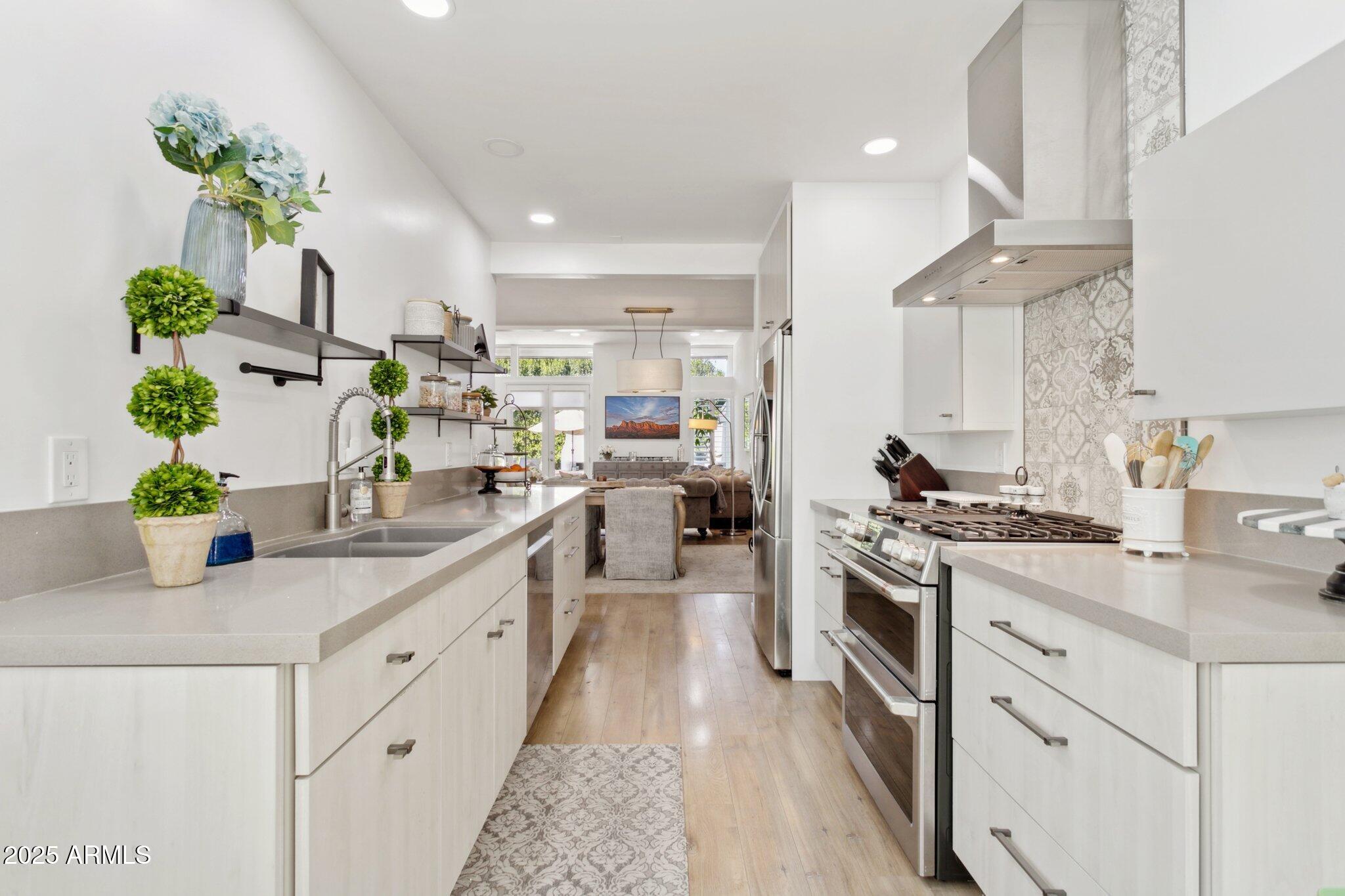 216 W Winged Foot Road