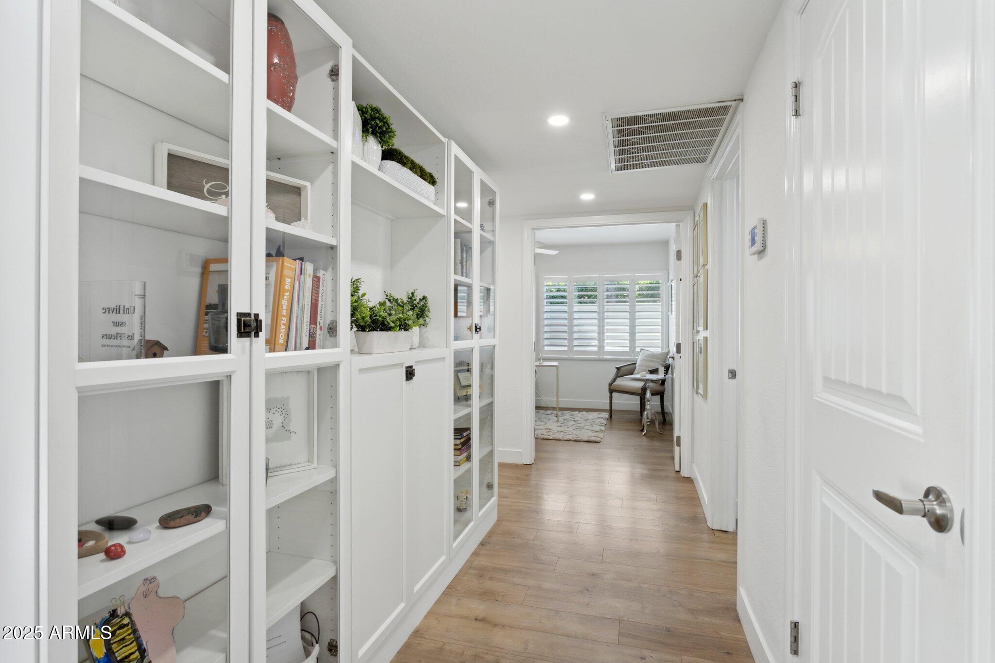 216 W Winged Foot Road