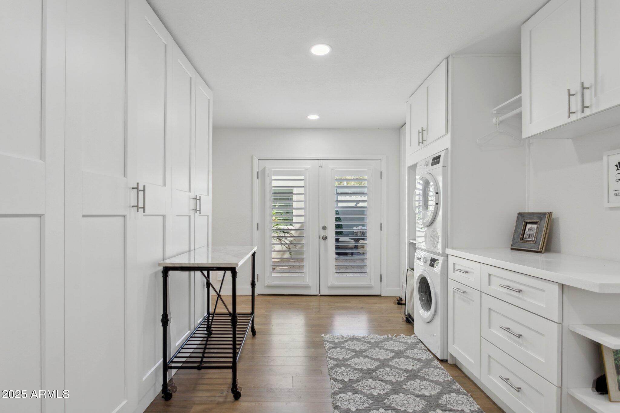 216 W Winged Foot Road