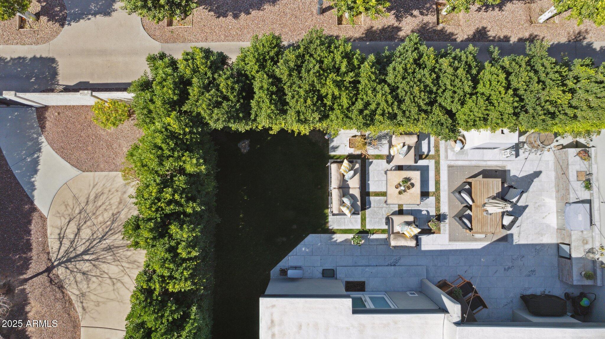 216 W Winged Foot Road