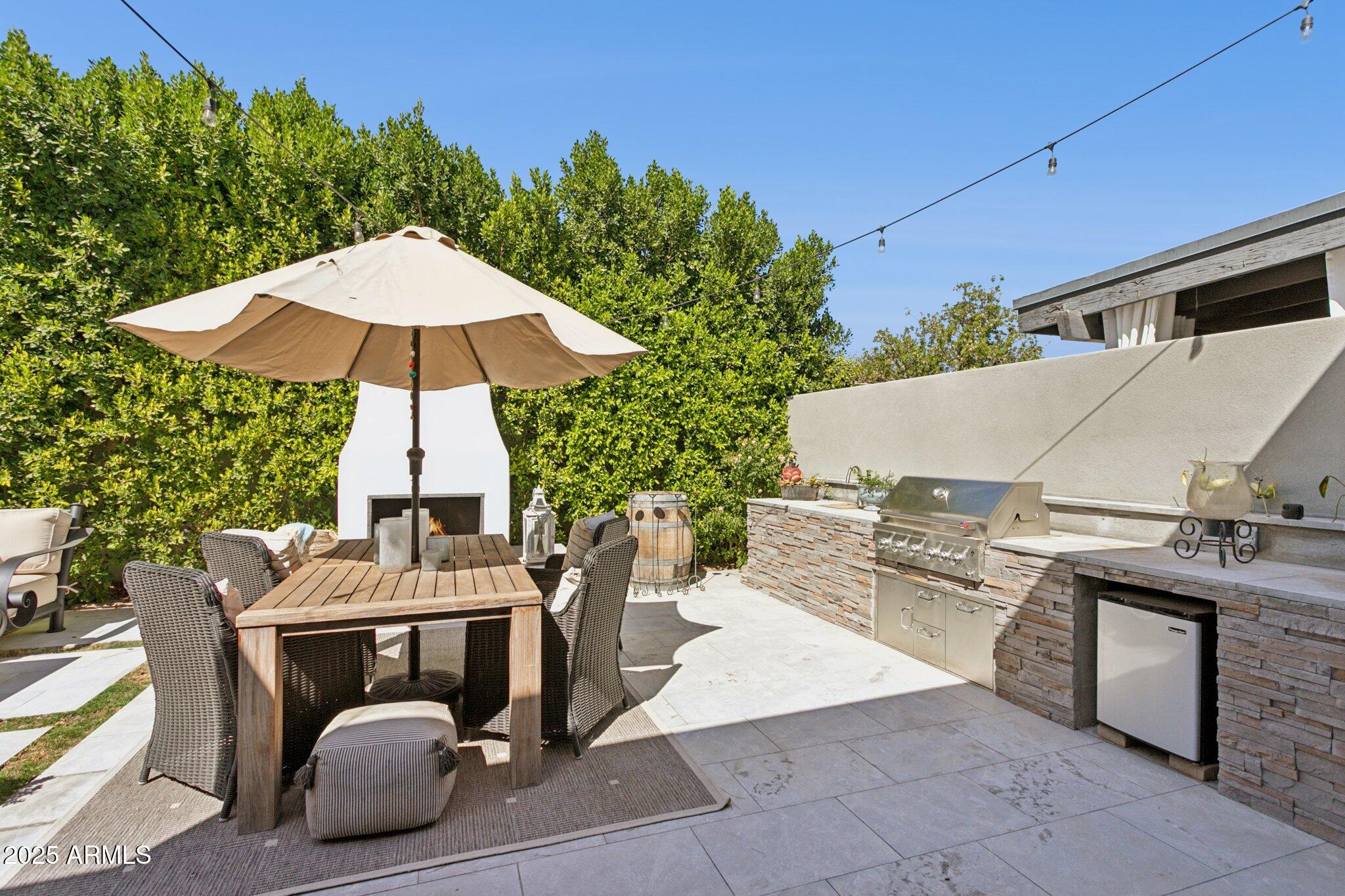 216 W Winged Foot Road