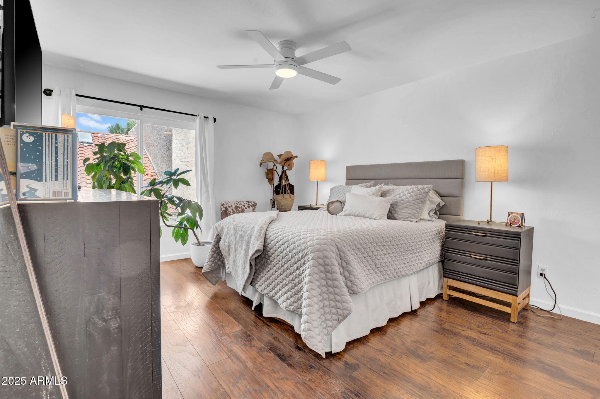 8510 N CENTRAL Avenue, 16