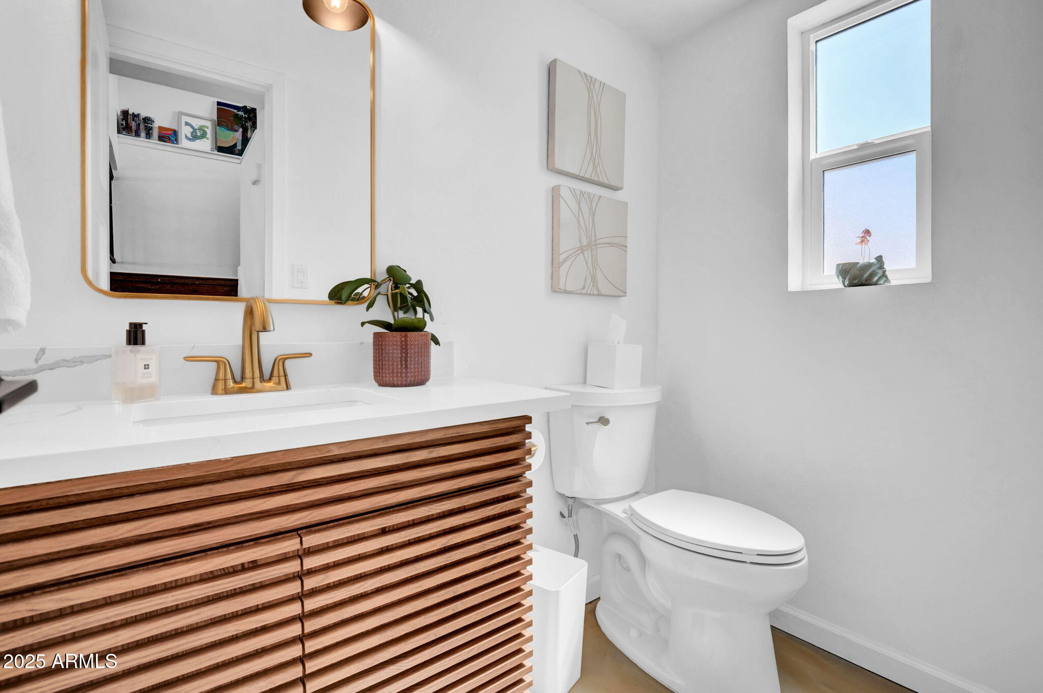 8510 N CENTRAL Avenue, 16