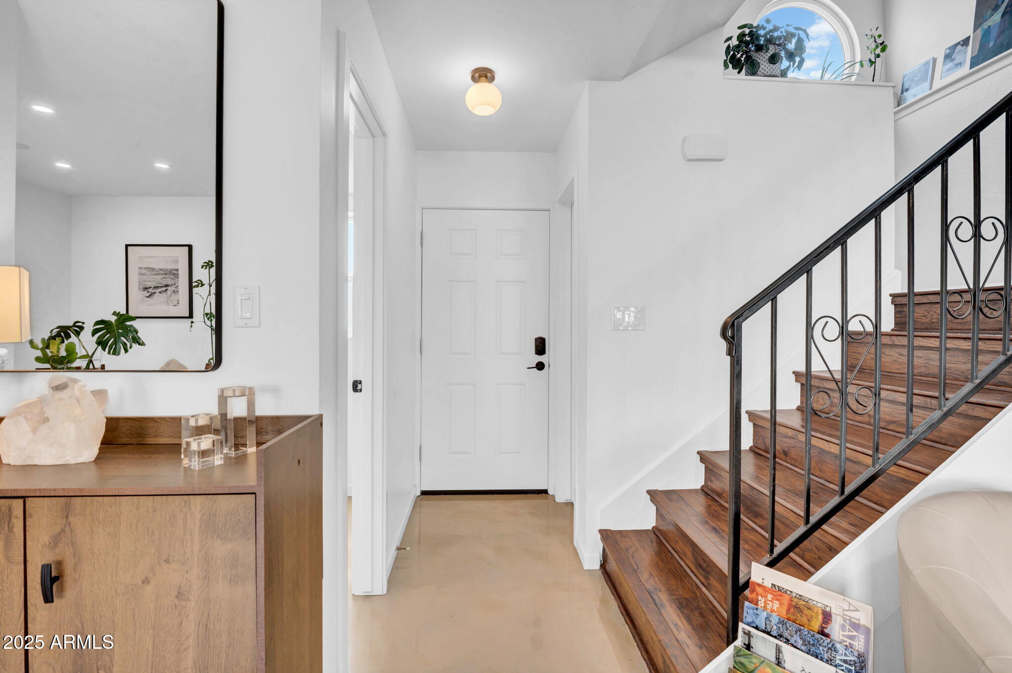 8510 N CENTRAL Avenue, 16