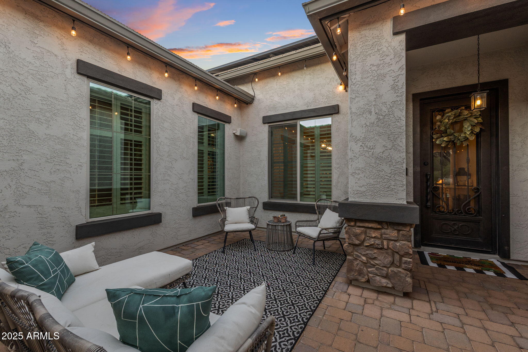 1130 E CLIFTON Court