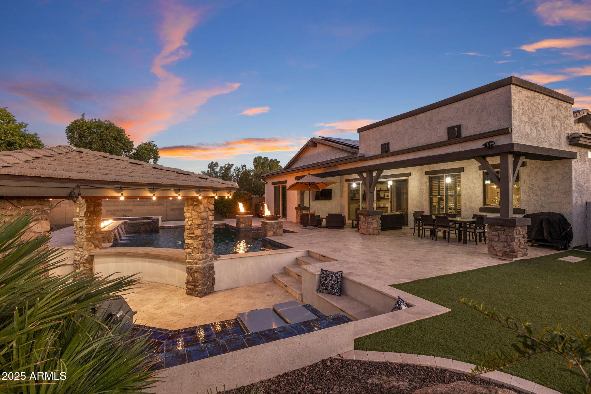 1130 E CLIFTON Court