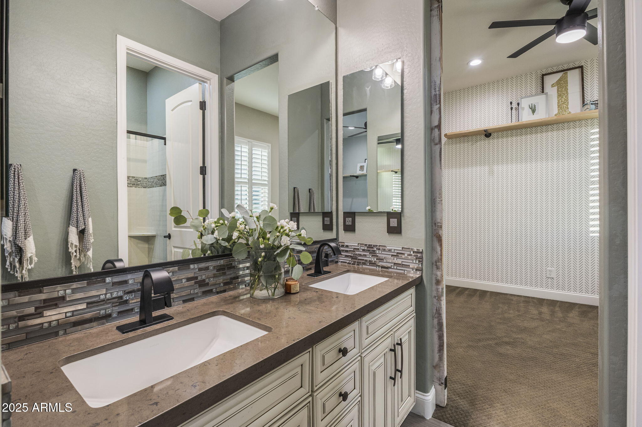 1130 E CLIFTON Court