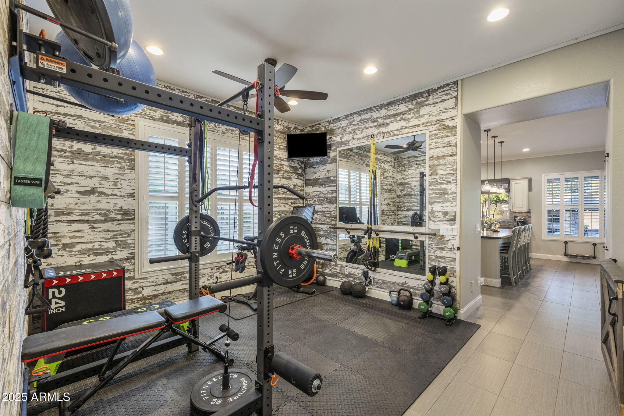 1130 E CLIFTON Court