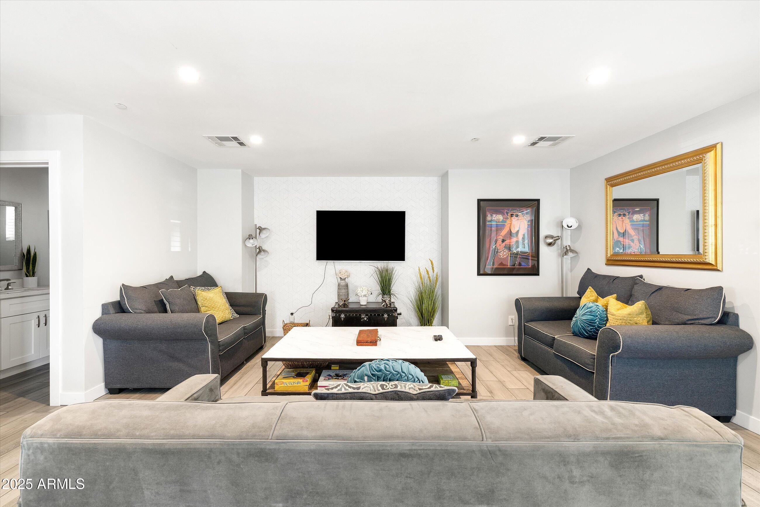 8201 E PICCADILLY Road, Scottsdale