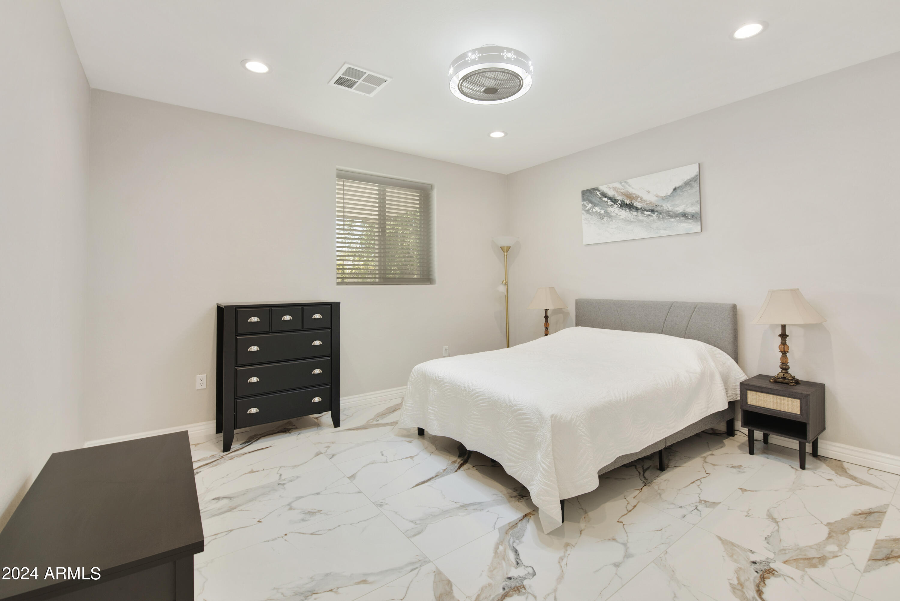 1826 W ORAIBI Drive, Phoenix