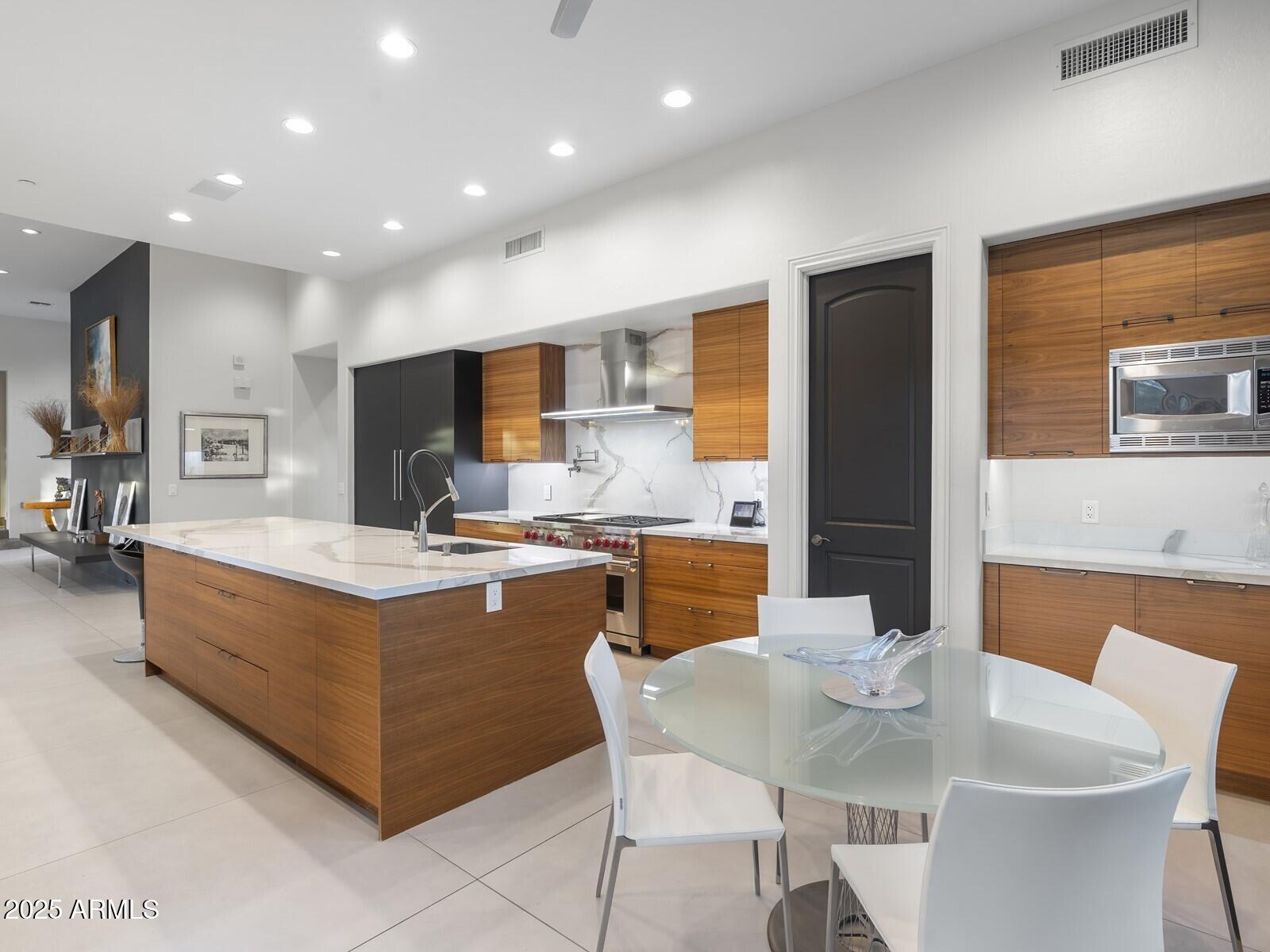 9290 E THOMPSON PEAK Parkway, 142