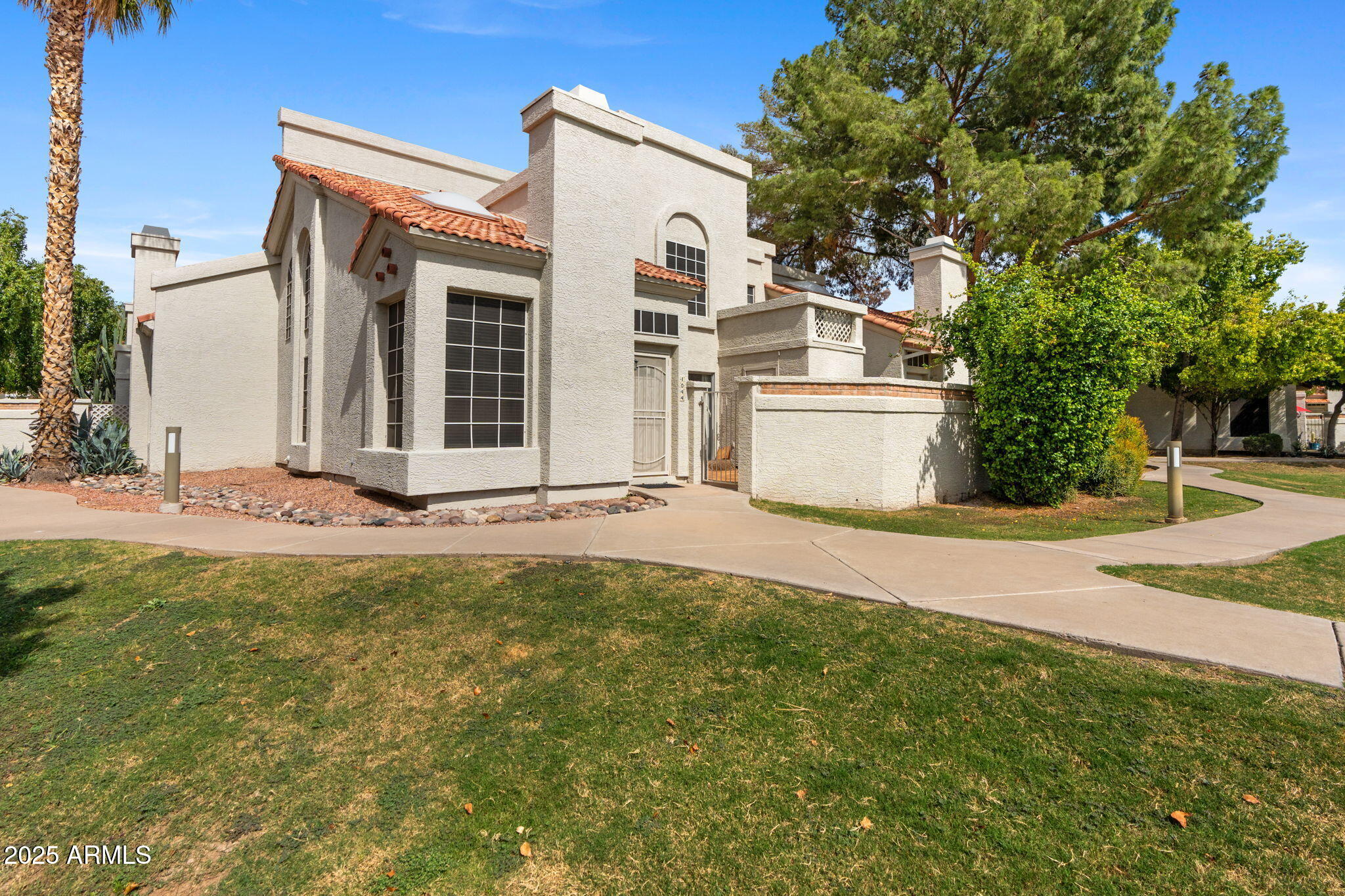 1717 E UNION HILLS Drive, 1044