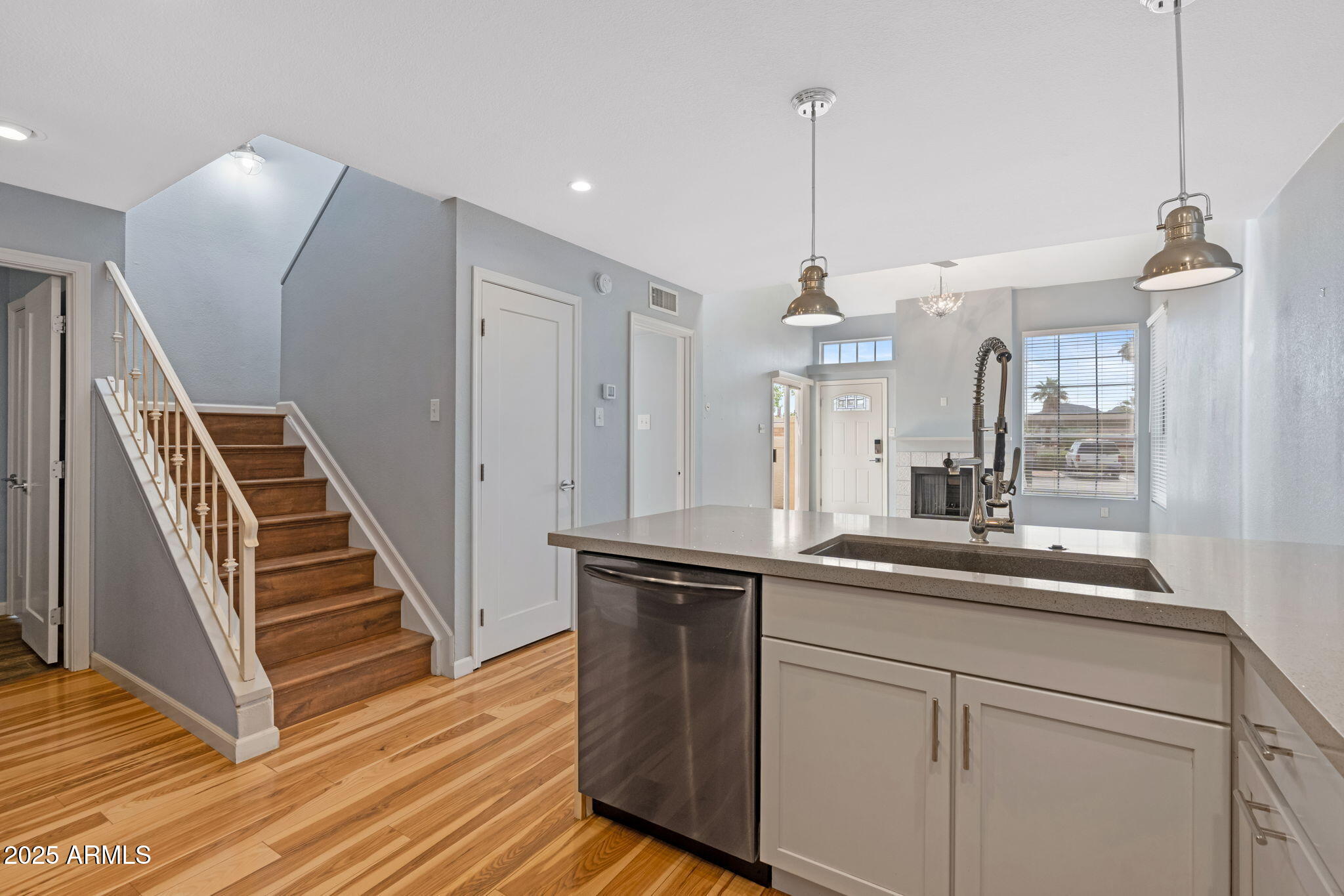 1717 E UNION HILLS Drive, 1044