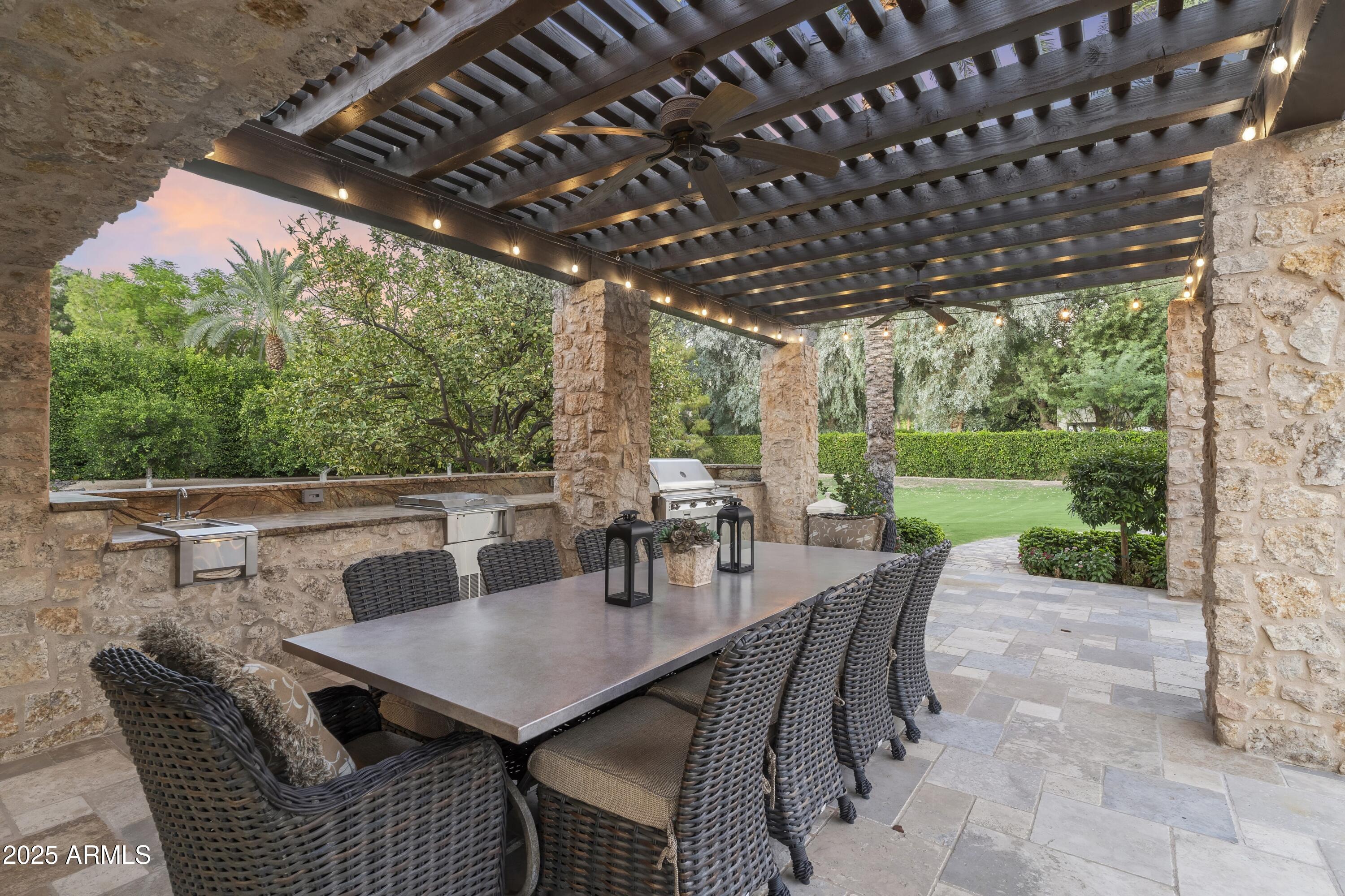5902 E ARCADIA Lane