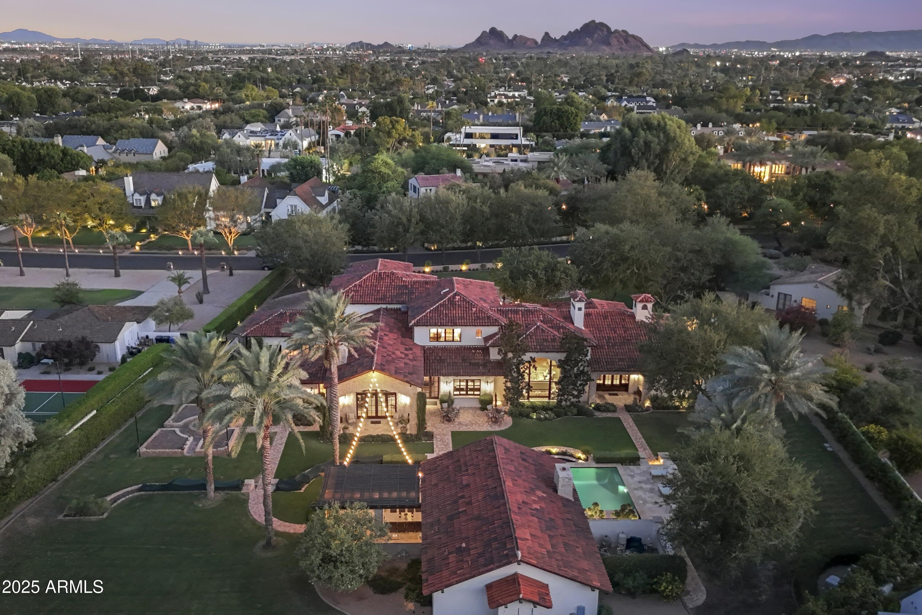 5902 E ARCADIA Lane