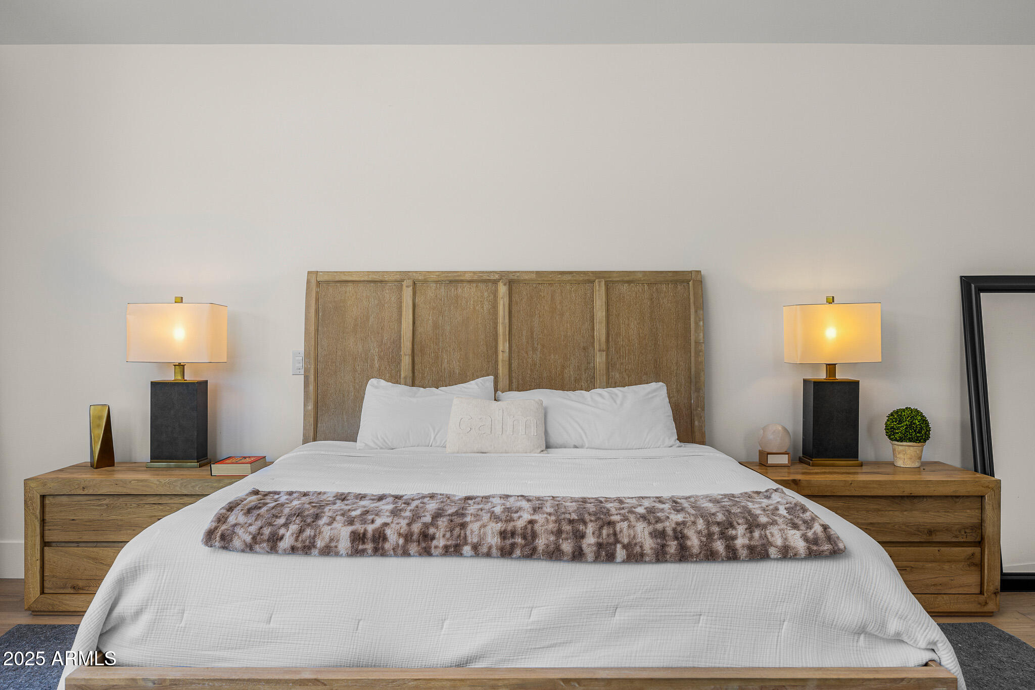 6238 E CALLE ROSA, -