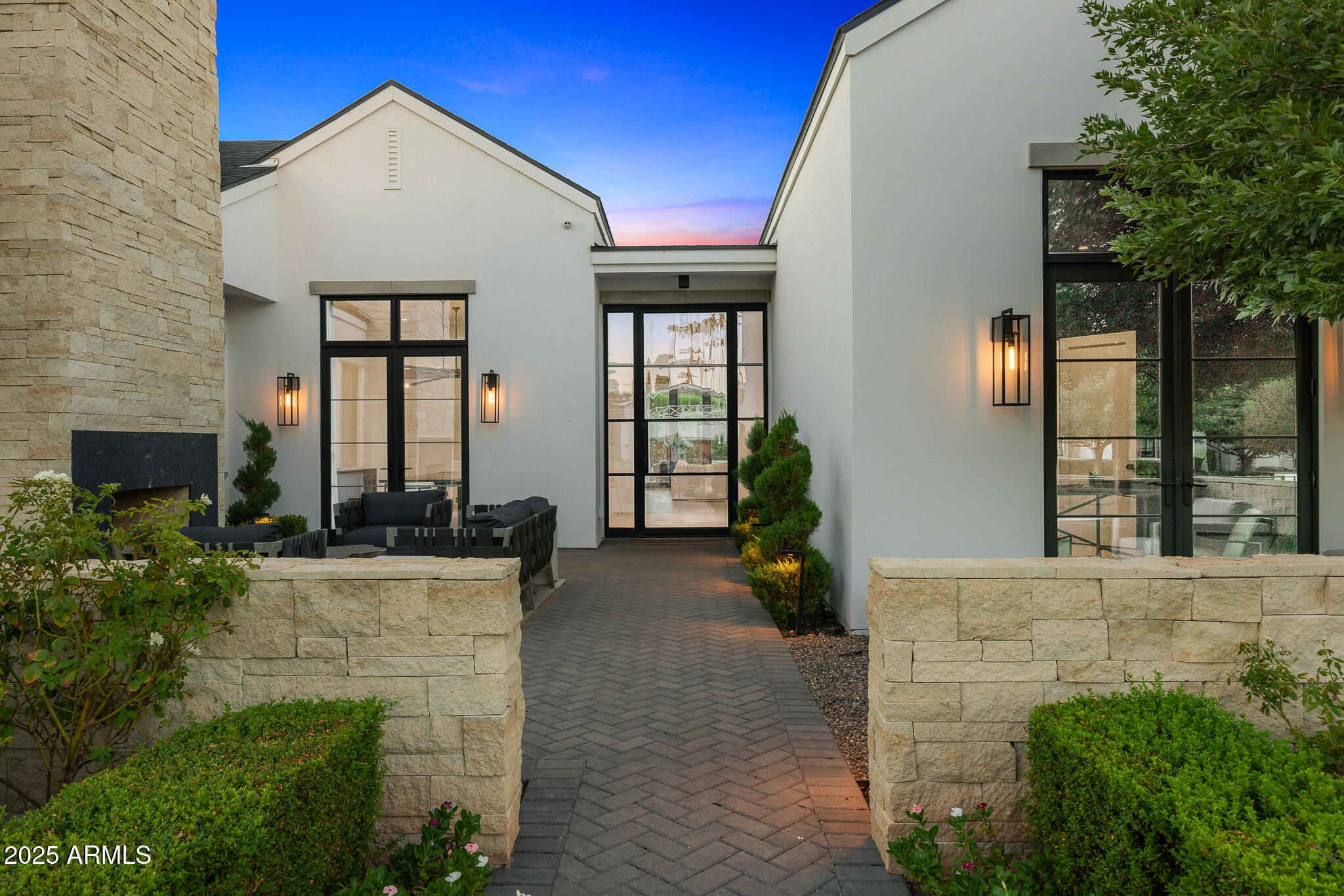 6238 E CALLE ROSA, -