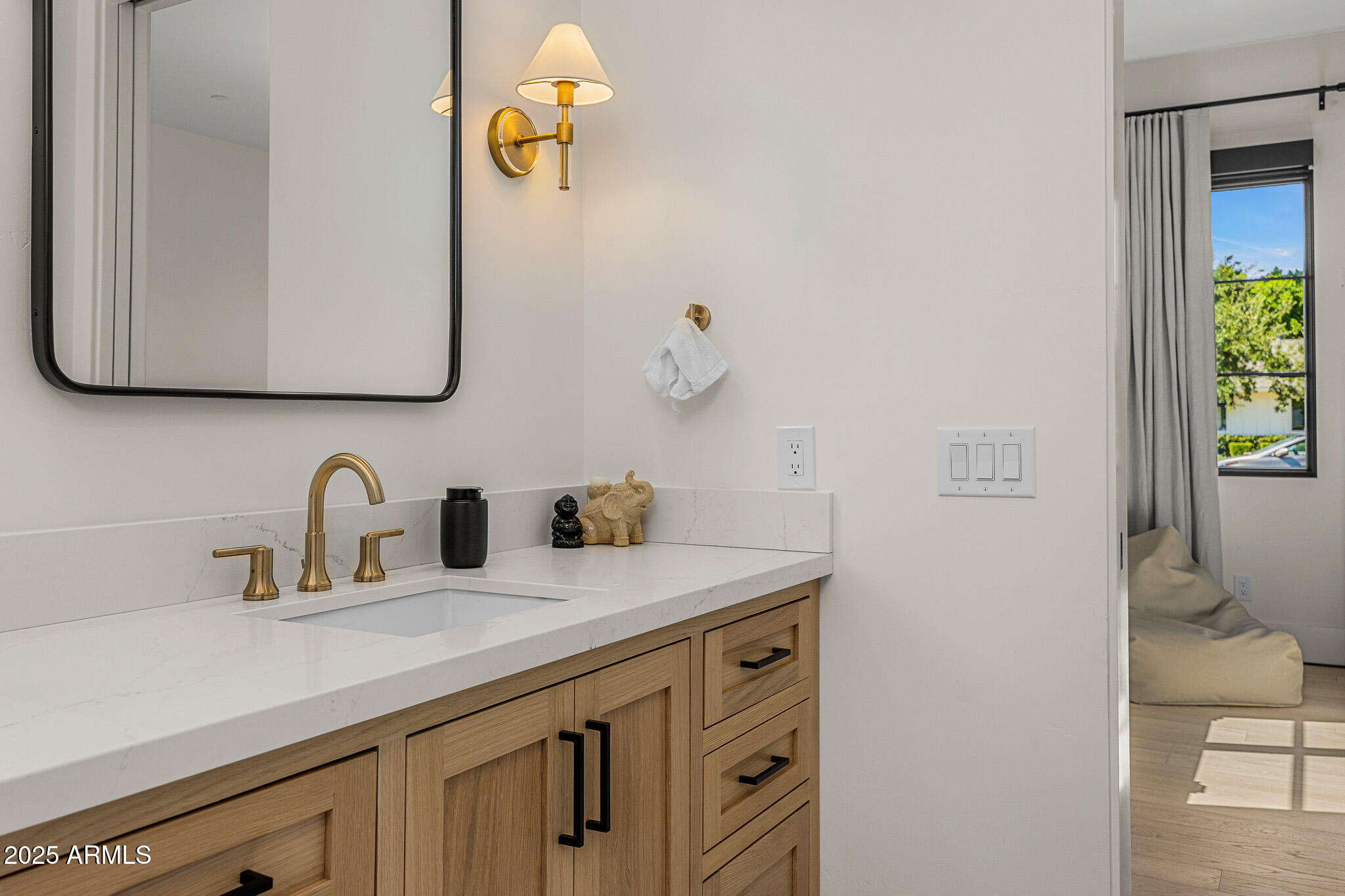 6238 E CALLE ROSA, -