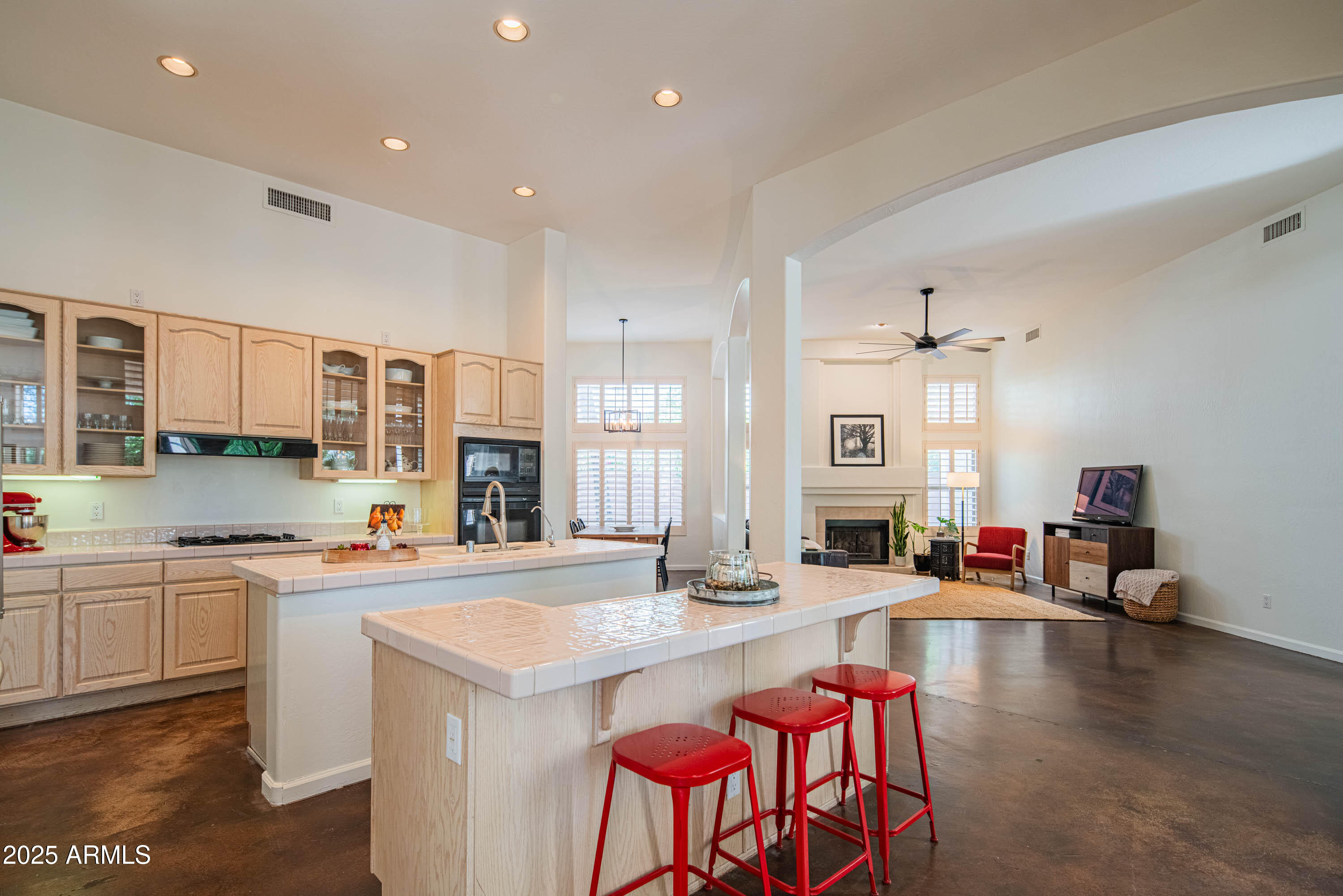 6034 E ANDERSON Drive