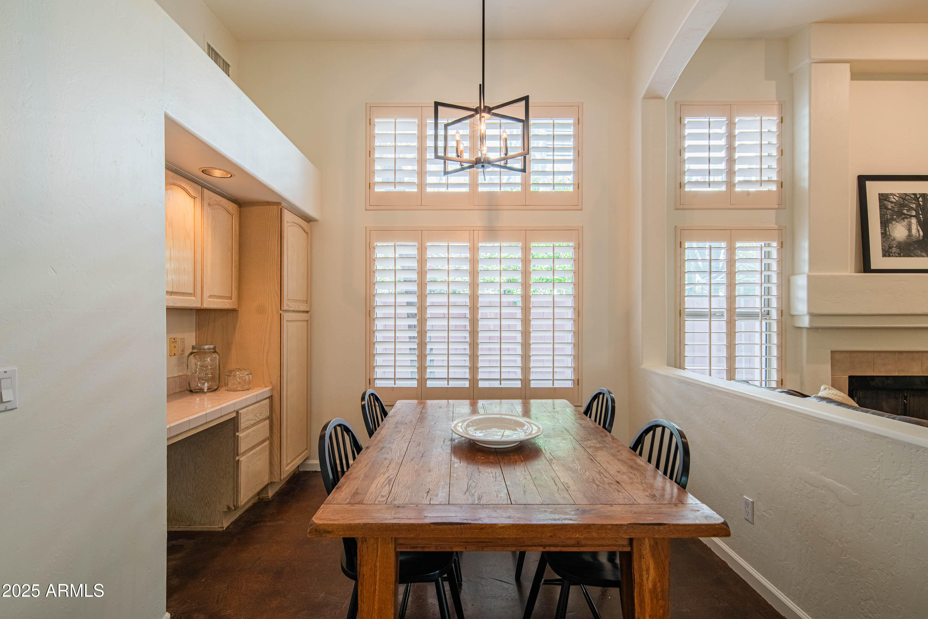 6034 E ANDERSON Drive