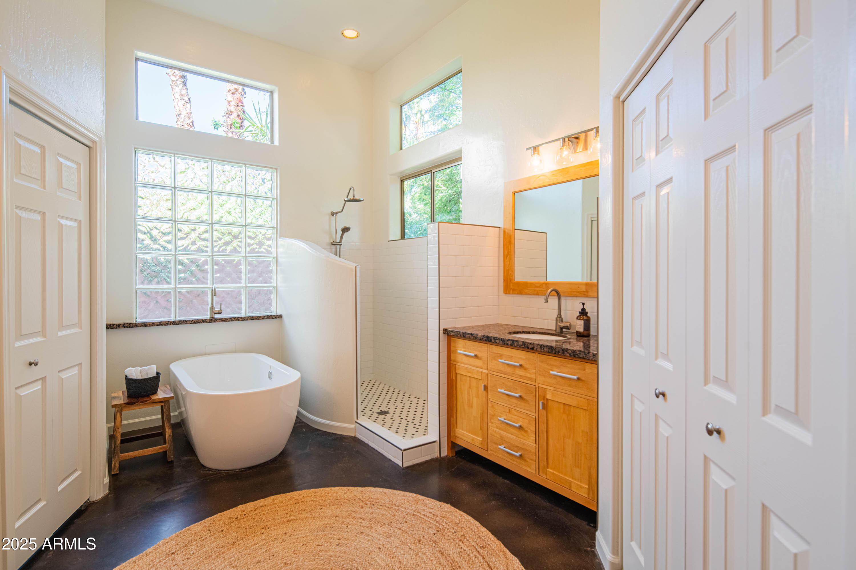 6034 E ANDERSON Drive