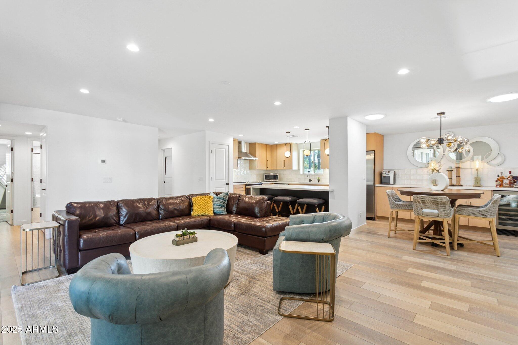 6824 E 2ND Street, 215