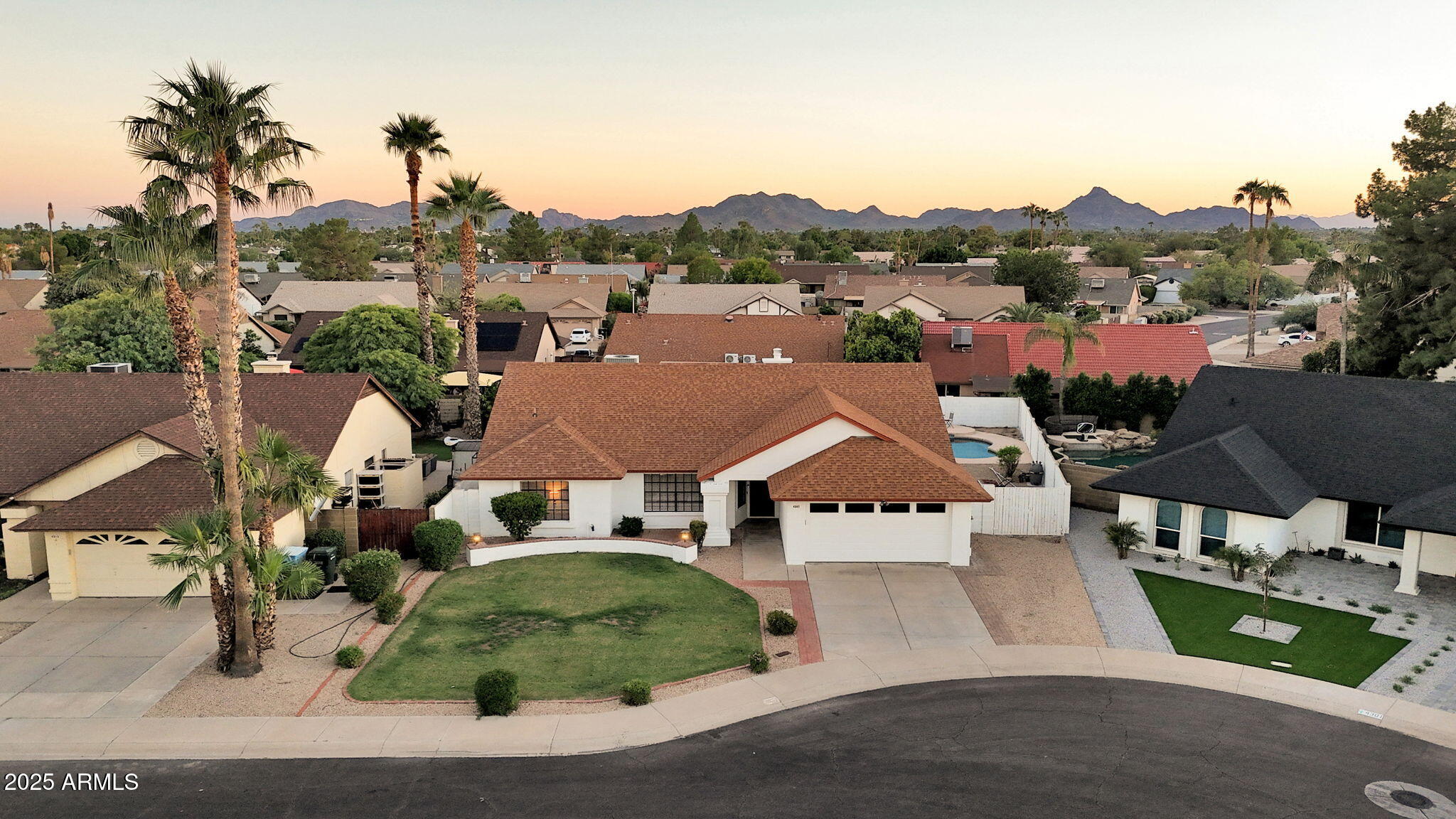 4307 E GREENWAY Lane