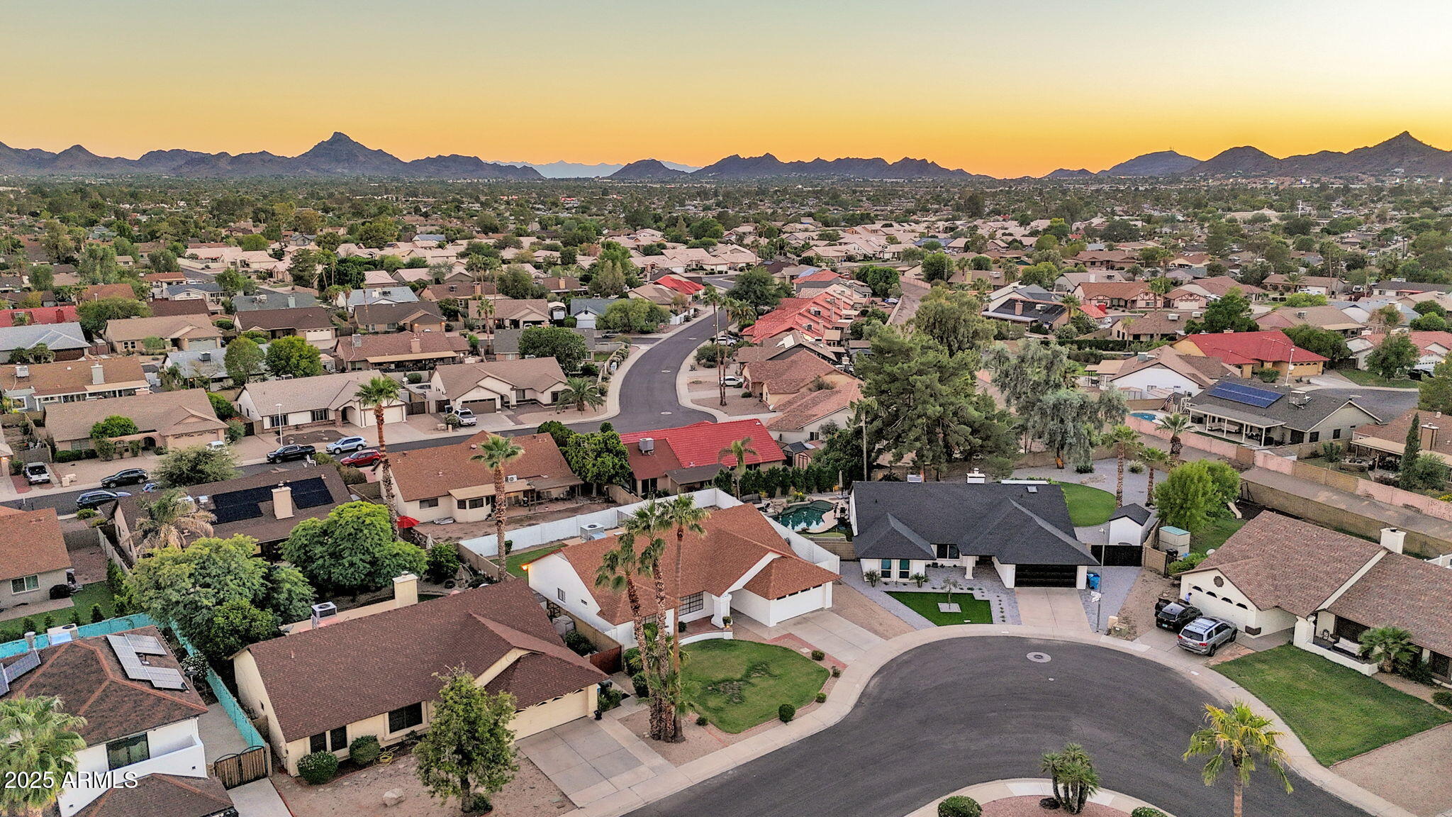 4307 E GREENWAY Lane