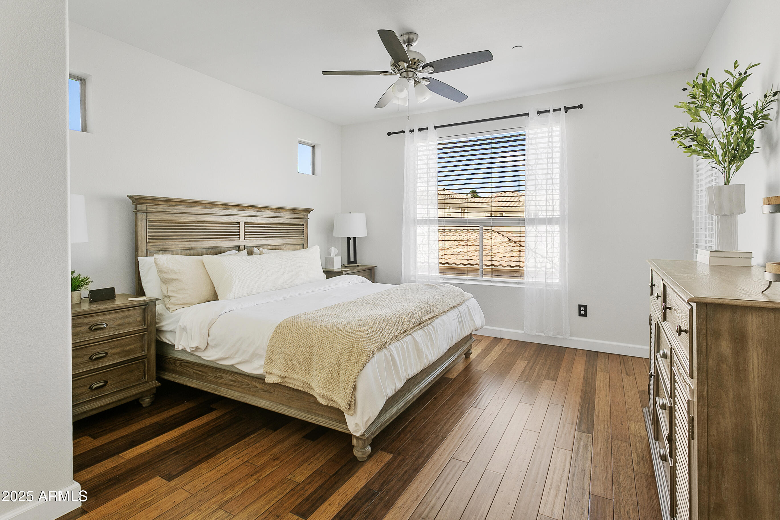 9550 E Thunderbird Road, 228