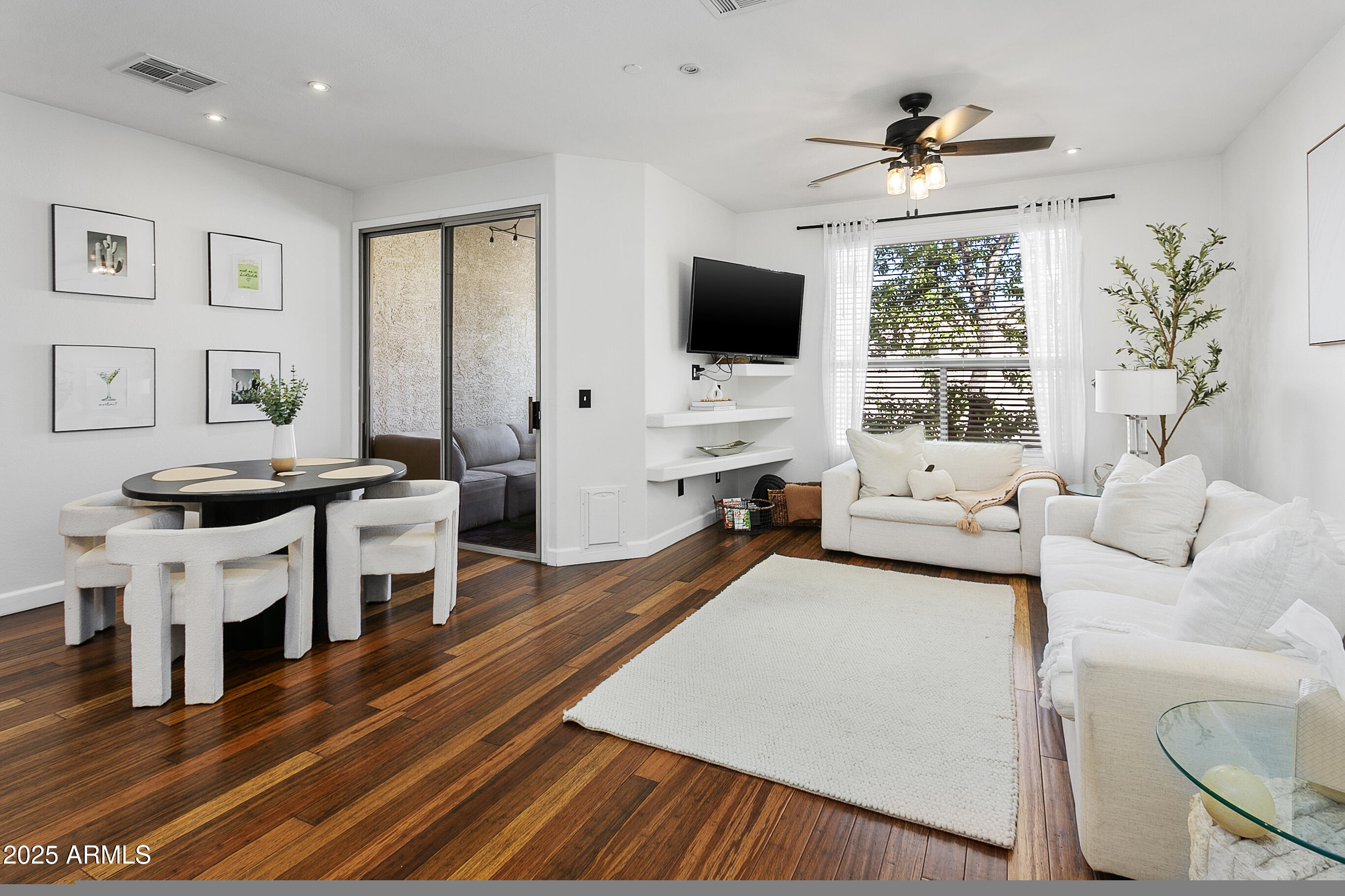 9550 E Thunderbird Road, 228