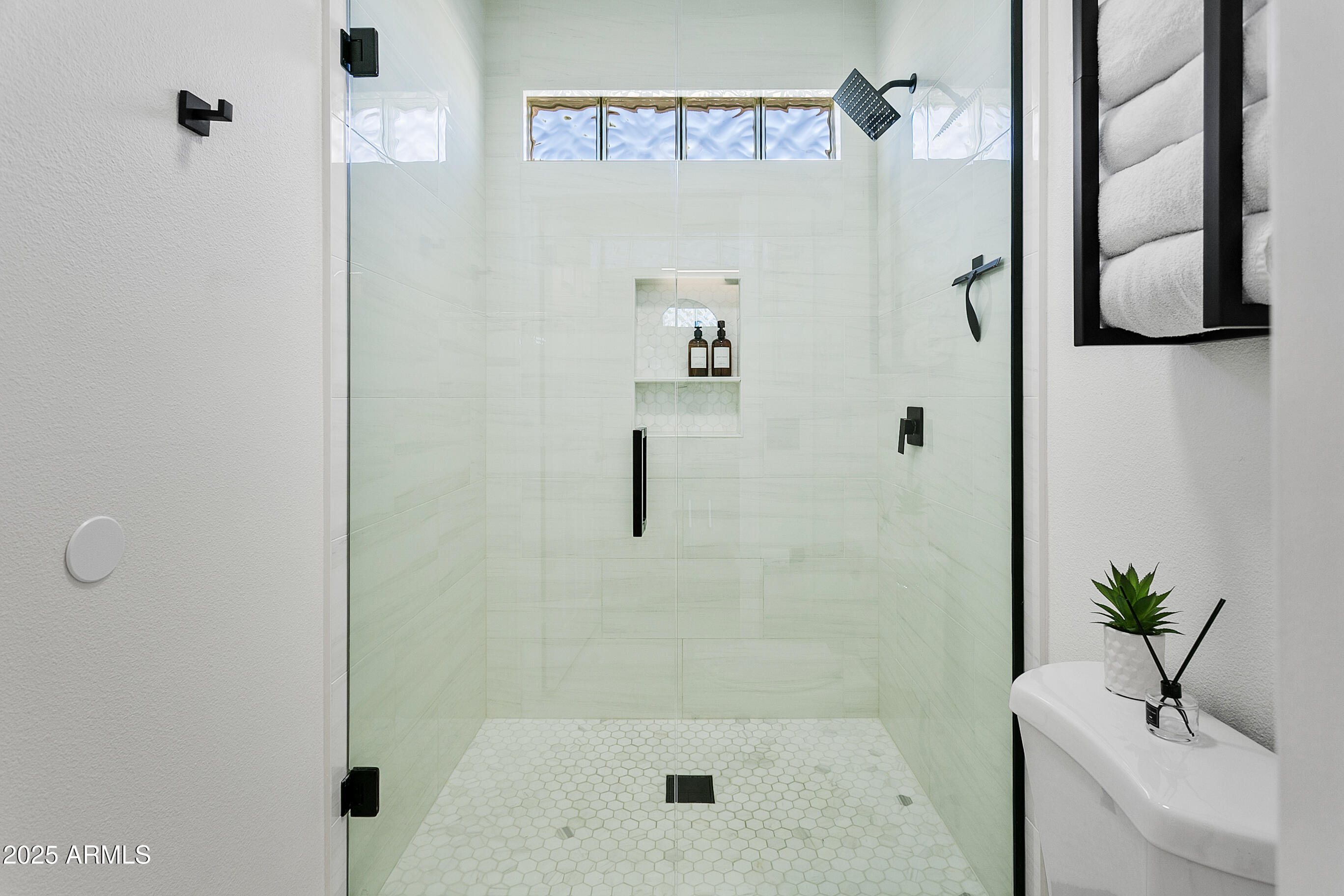 9550 E Thunderbird Road, 228