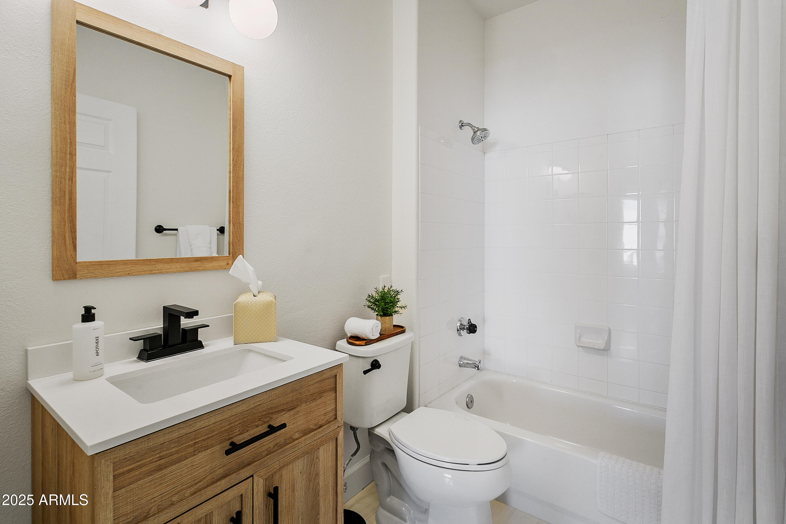 9550 E Thunderbird Road, 228