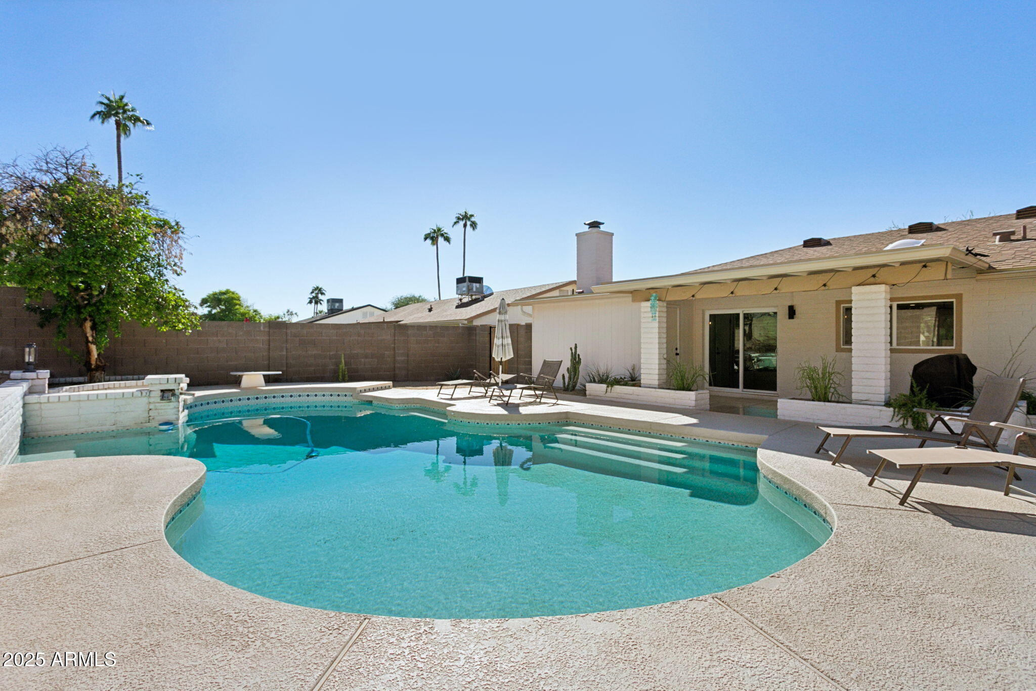 4324 E SUNRISE Drive